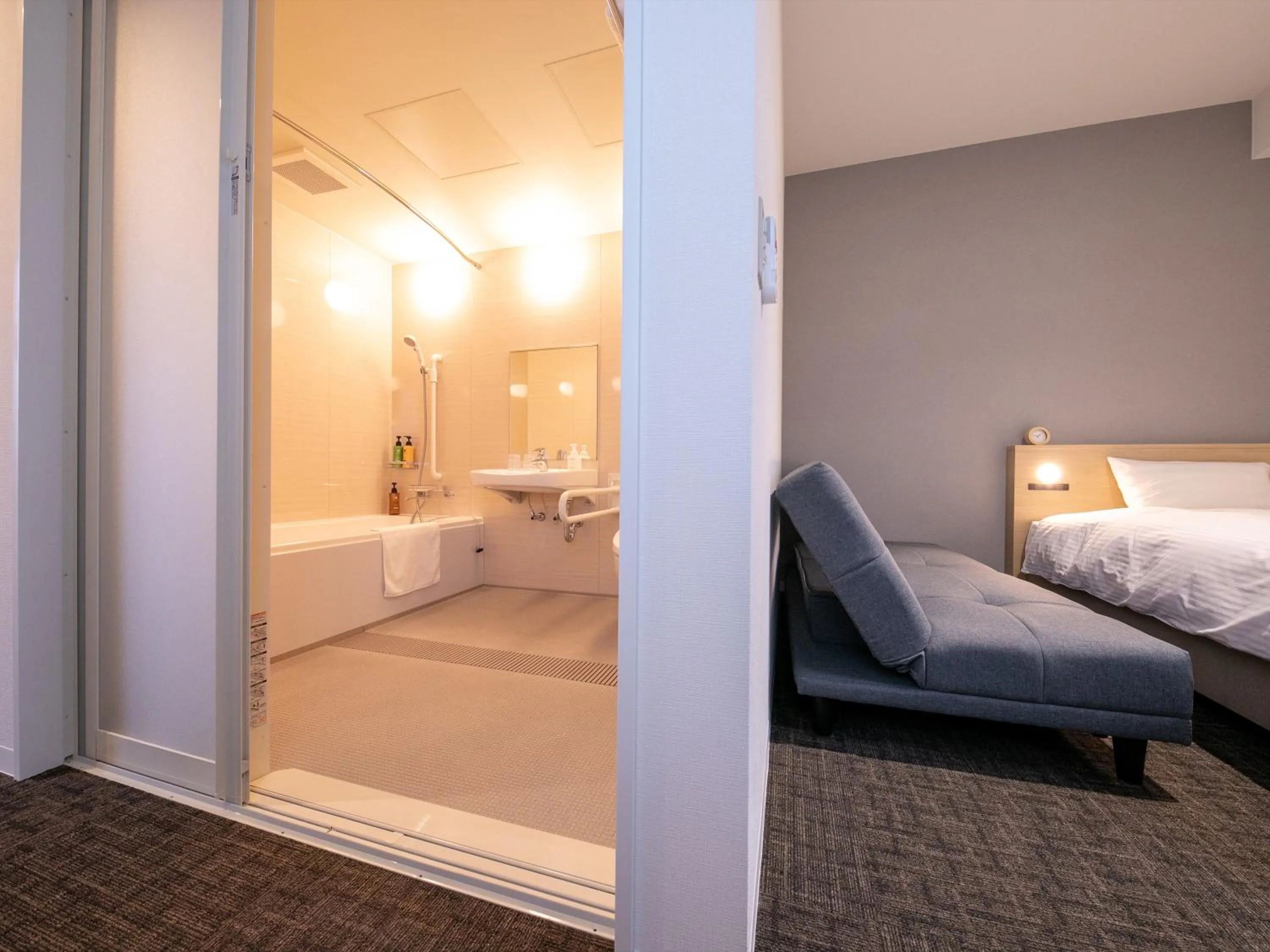 Bathroom, Bed in Hotel Best Price Kochi