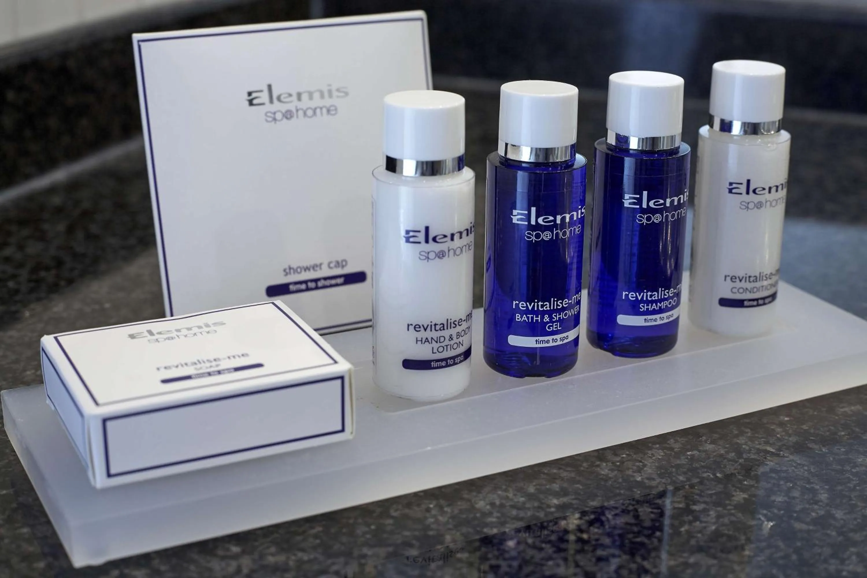 Bathroom in Park Plaza Budapest