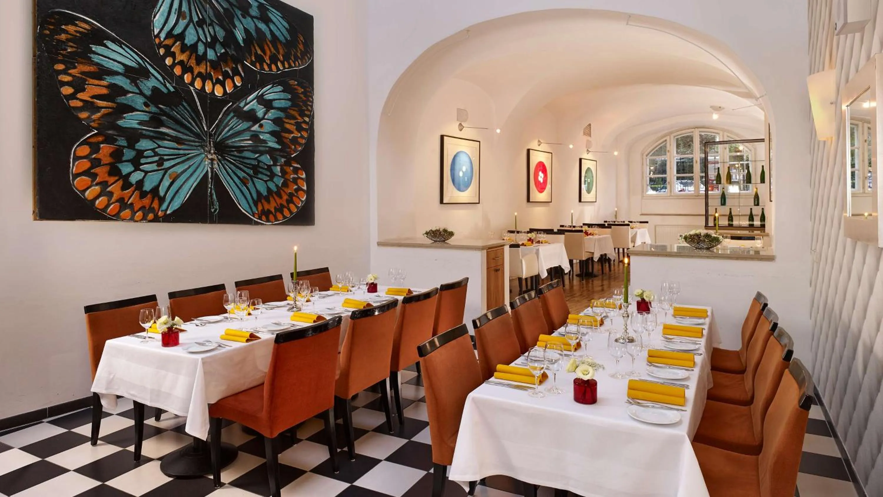 Restaurant/places to eat in Park Plaza Budapest