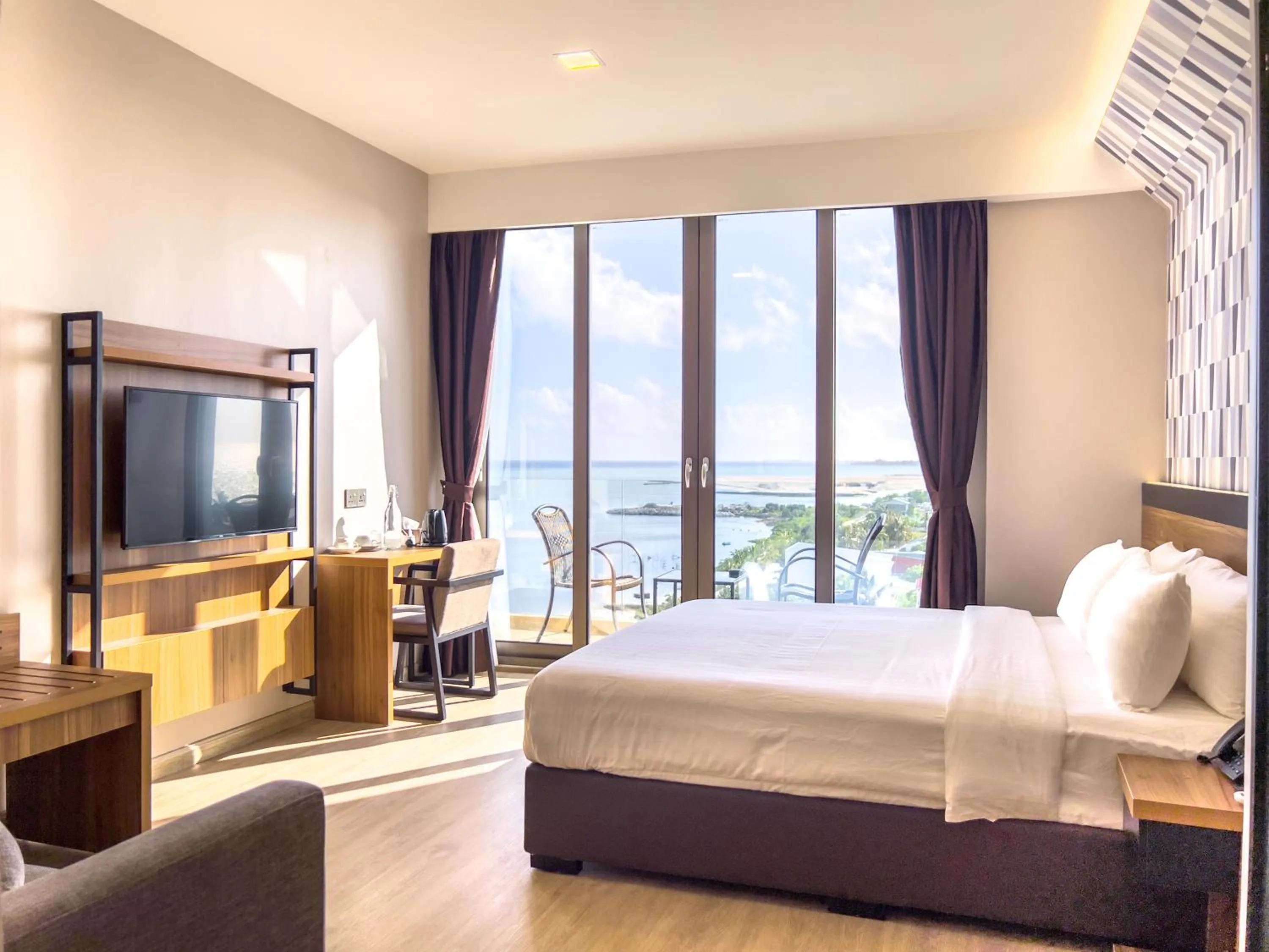 Sea view, Bed in Triton Prestige Seaview and Spa