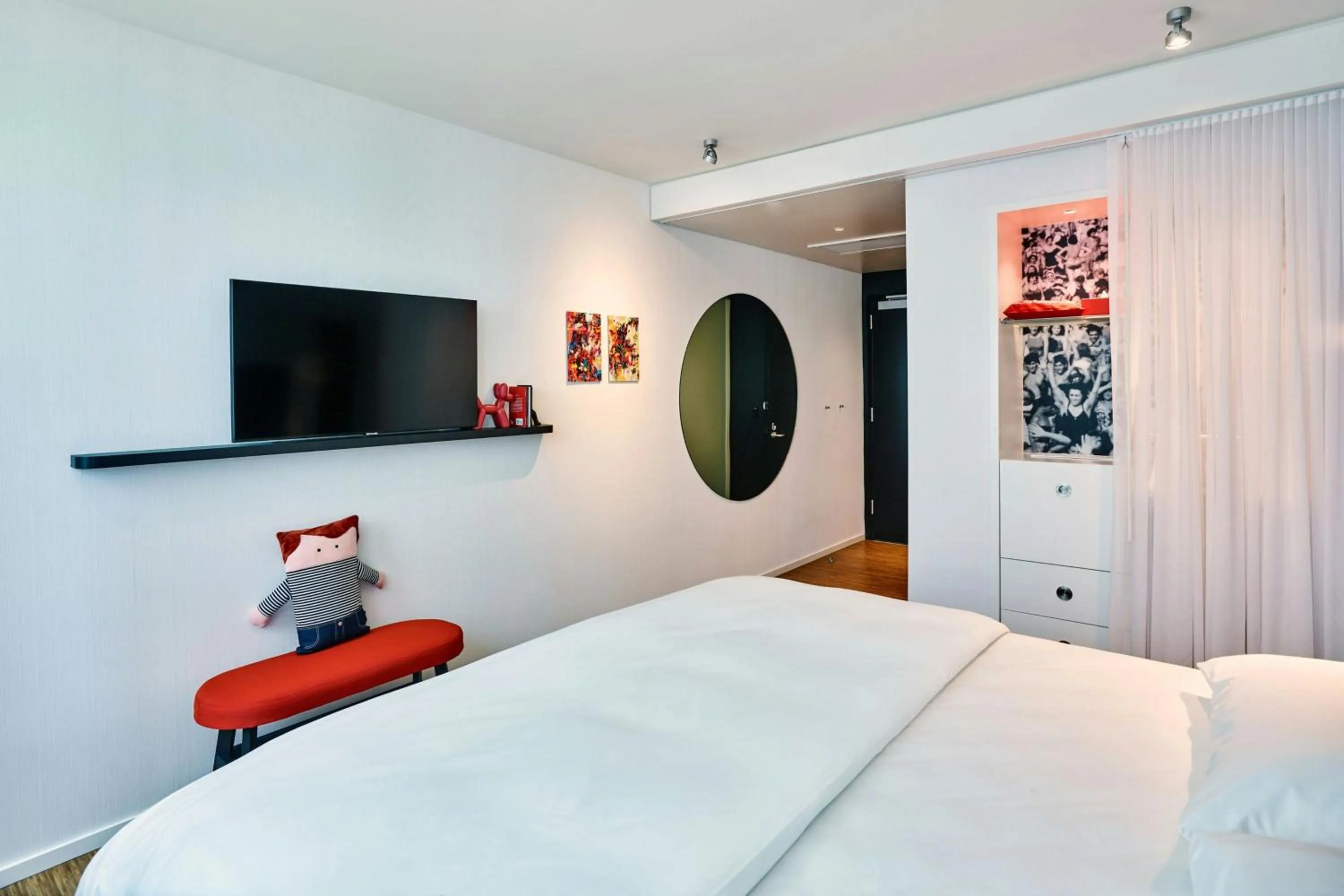 Bedroom, Bed in citizenM Miami Brickell