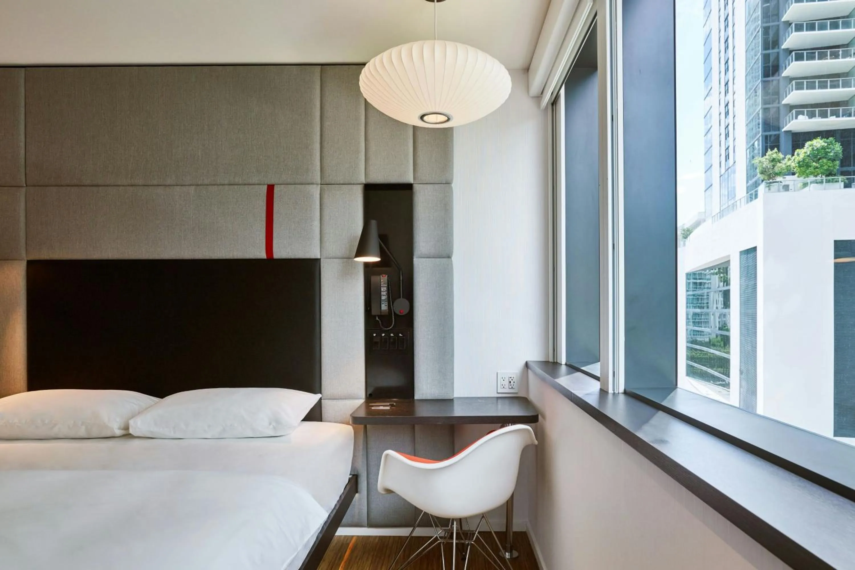 Bedroom, Bed in citizenM Miami Brickell
