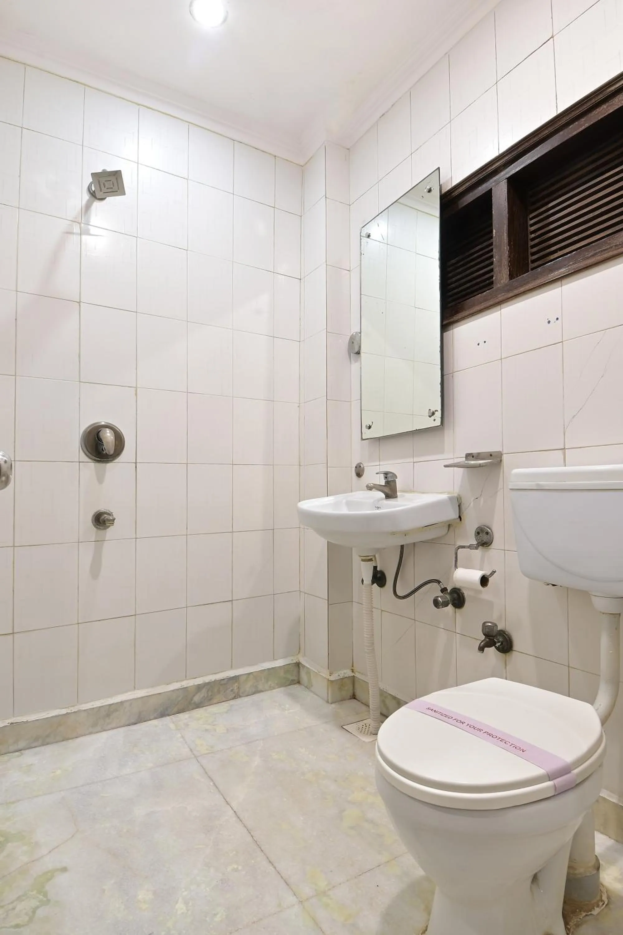 Bedroom in Hotel Hari Piorko Grand - 2 Min from New Delhi Railway Station