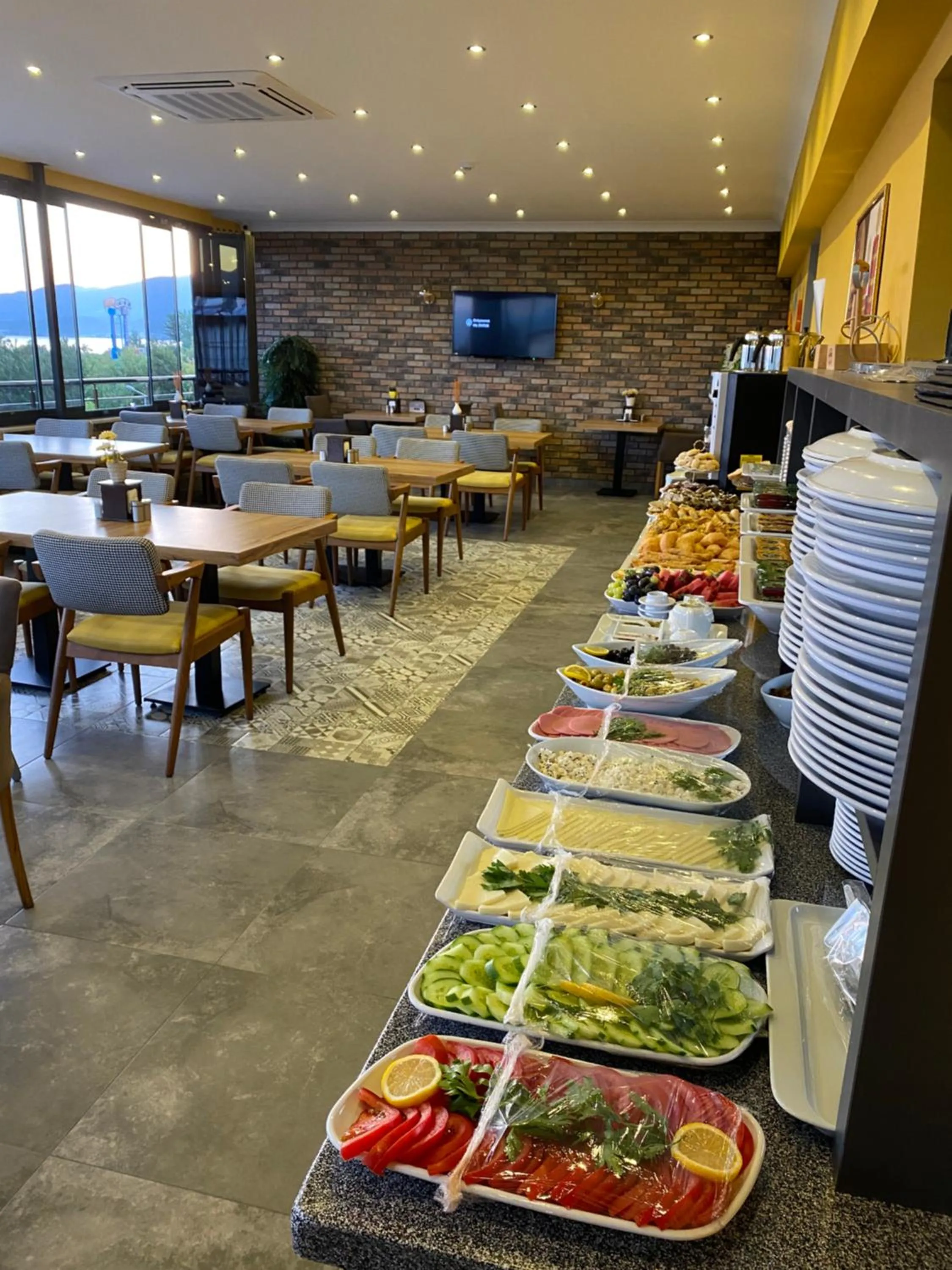 Restaurant/places to eat in Roy Otel Akçay