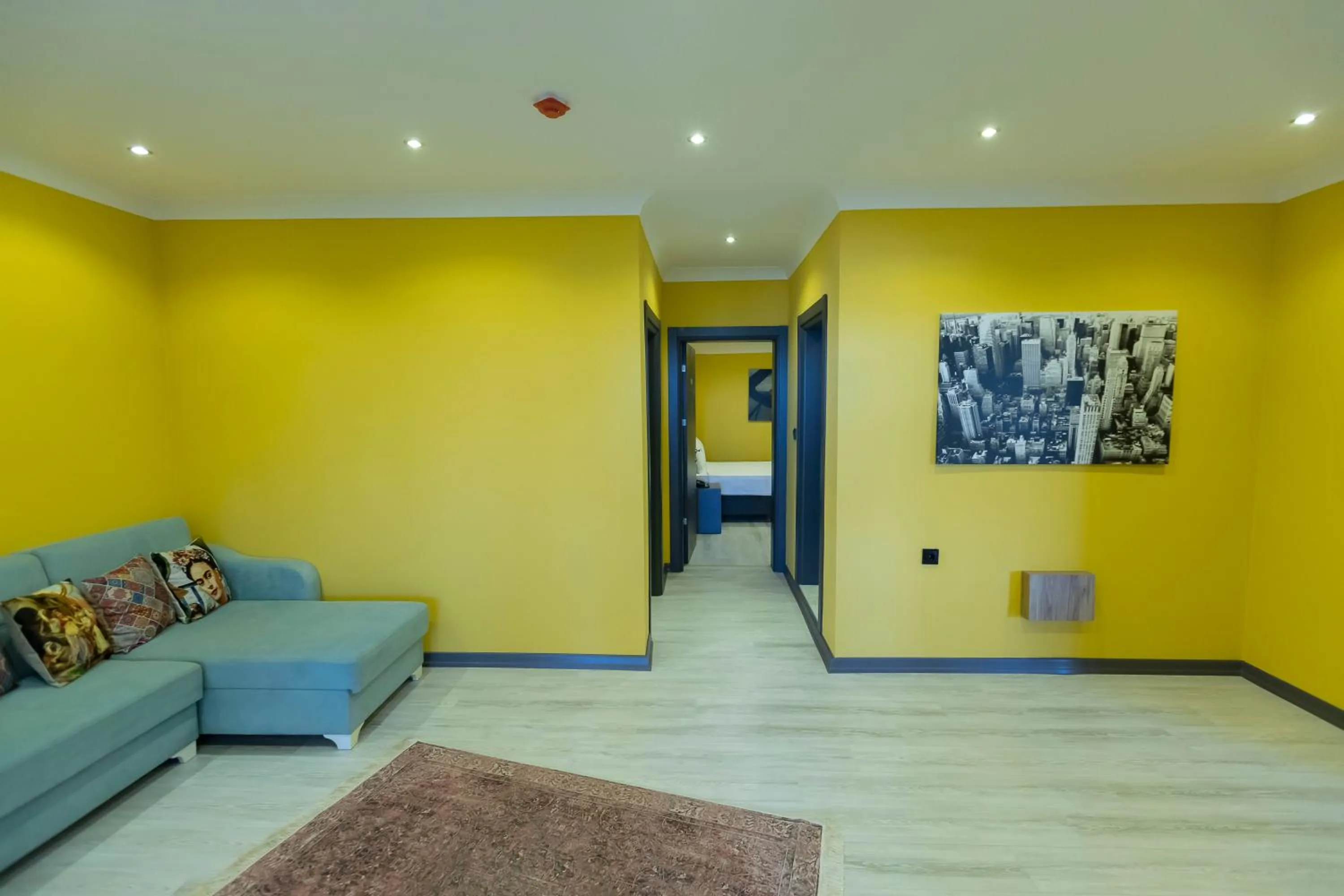 Seating area in Roy Otel Akçay