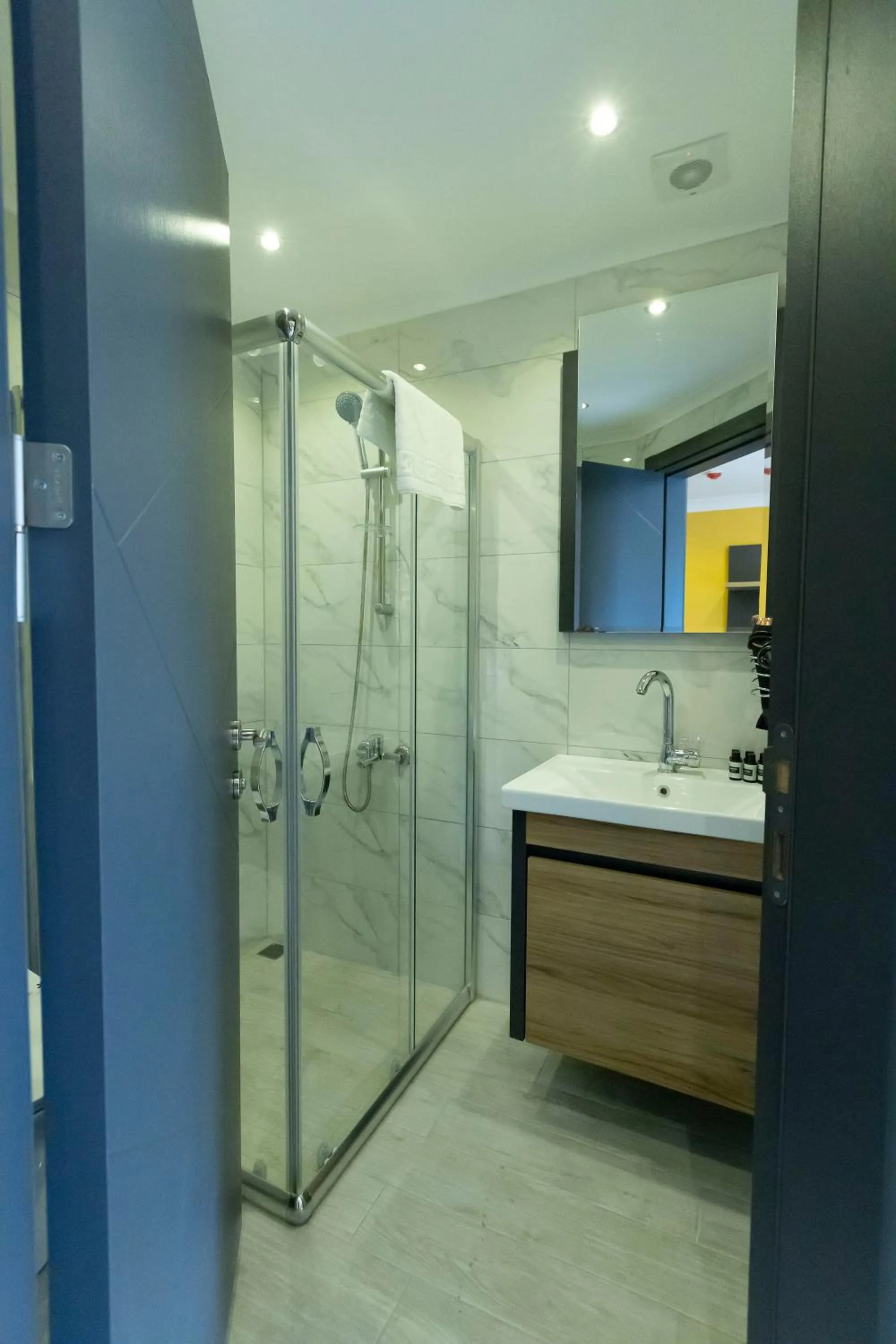 Bathroom in Roy Otel Akçay