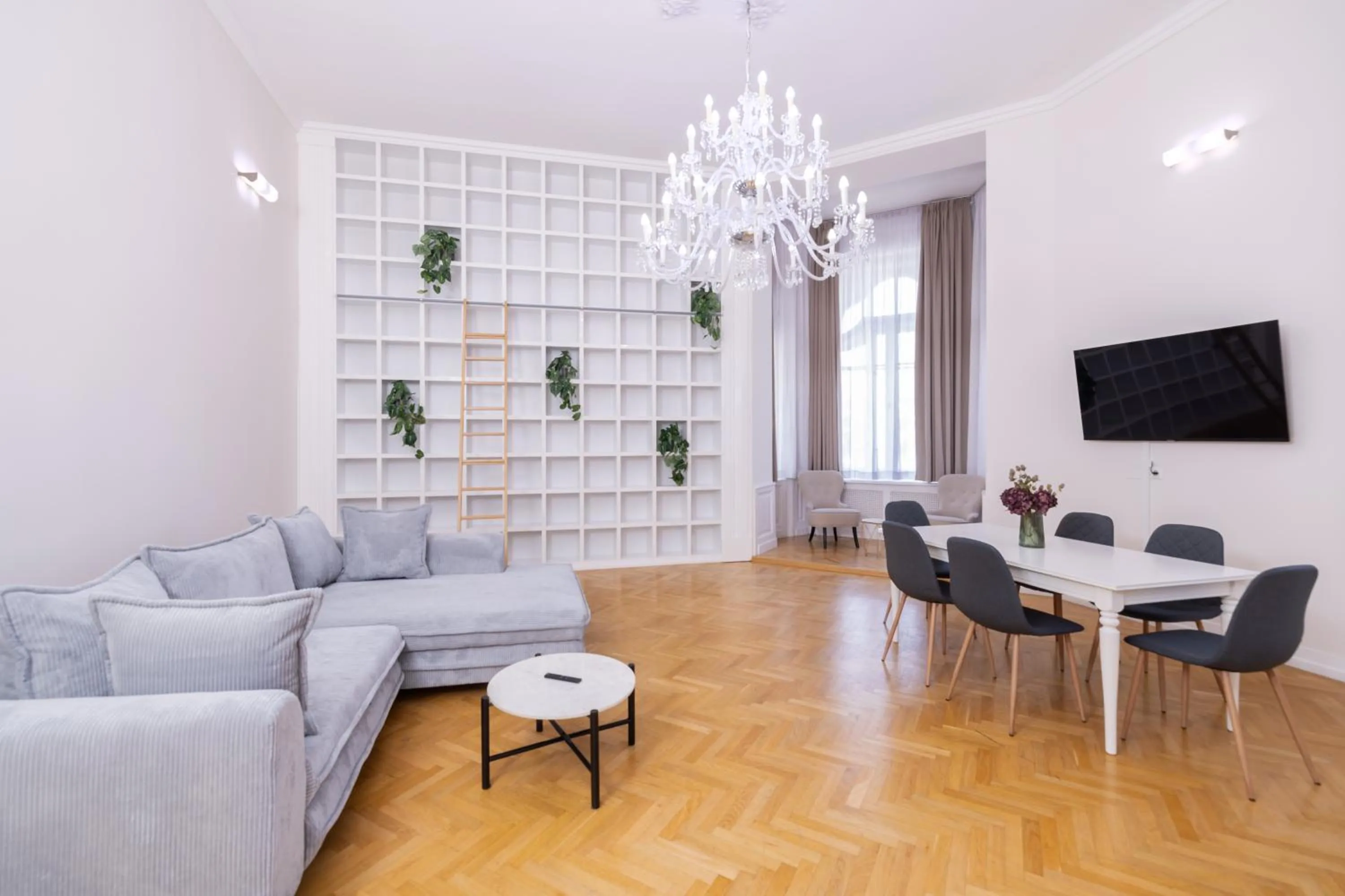 TV and multimedia in City Hotel Matyas