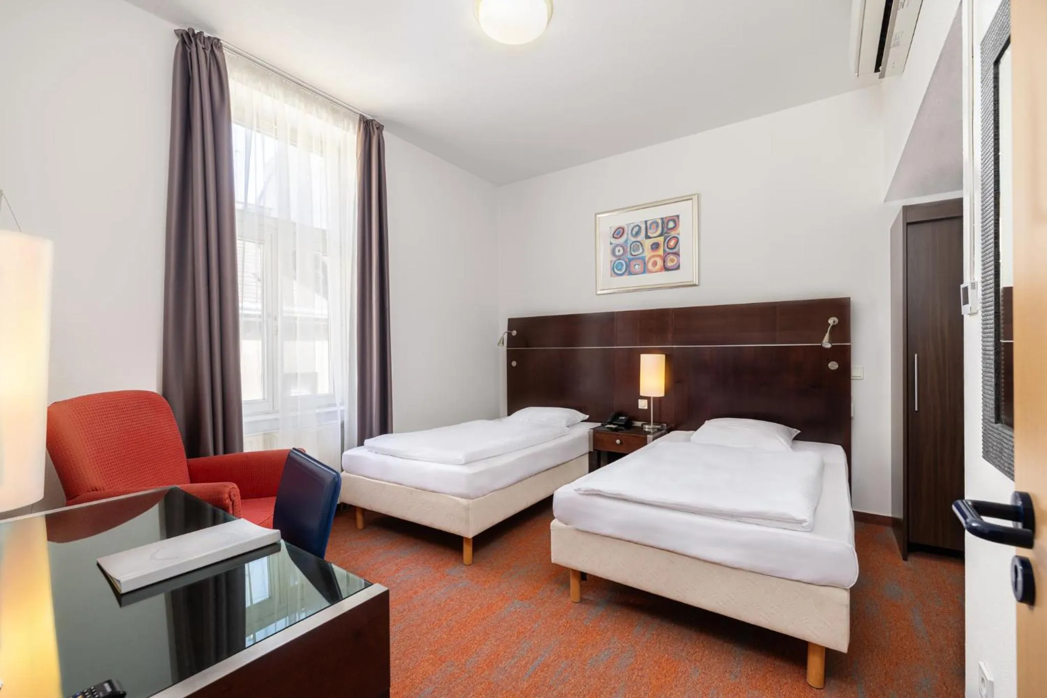 Bedroom, Bed in City Hotel Matyas