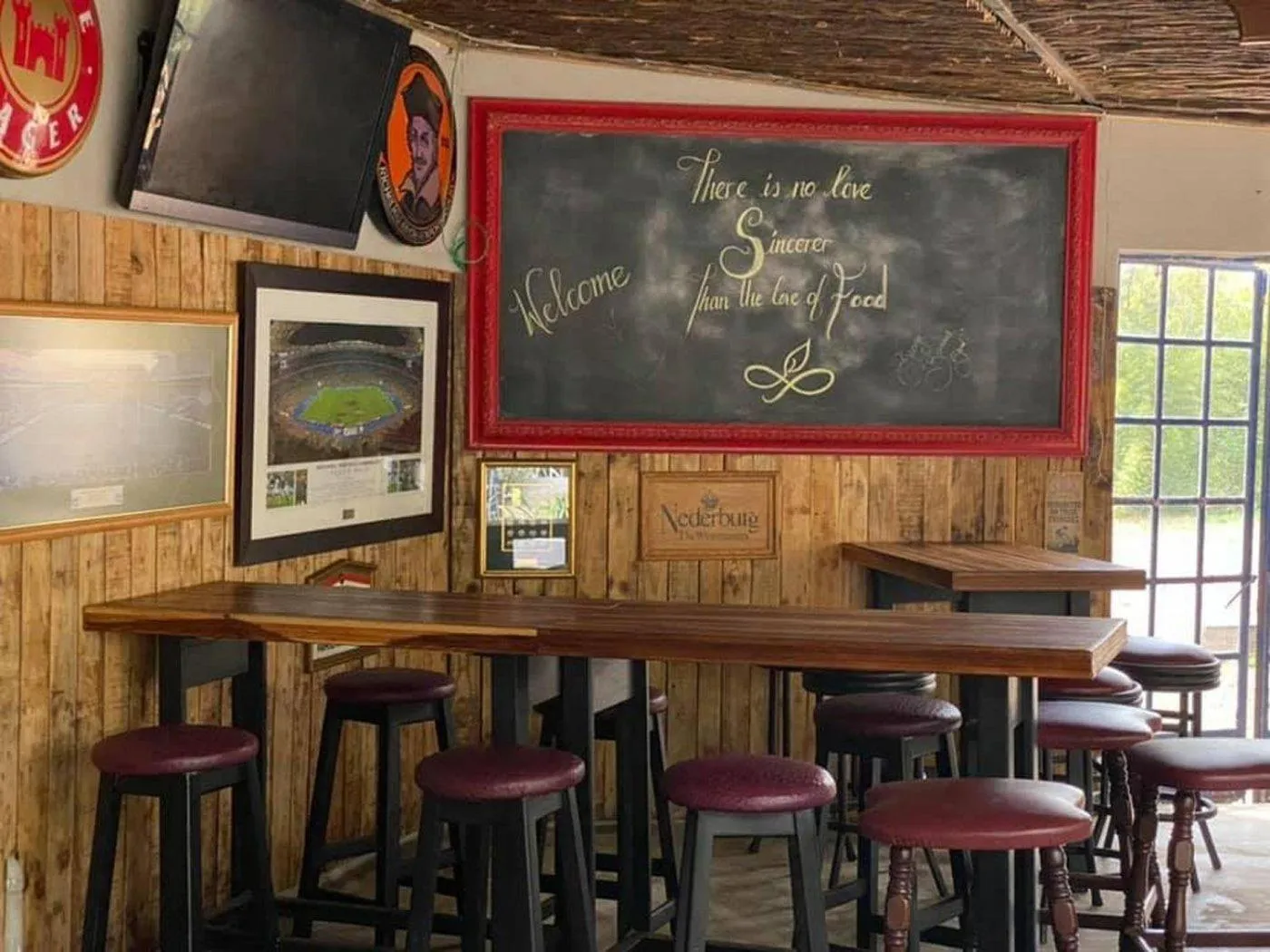 Property building in La Moor Country Venue & Eatery