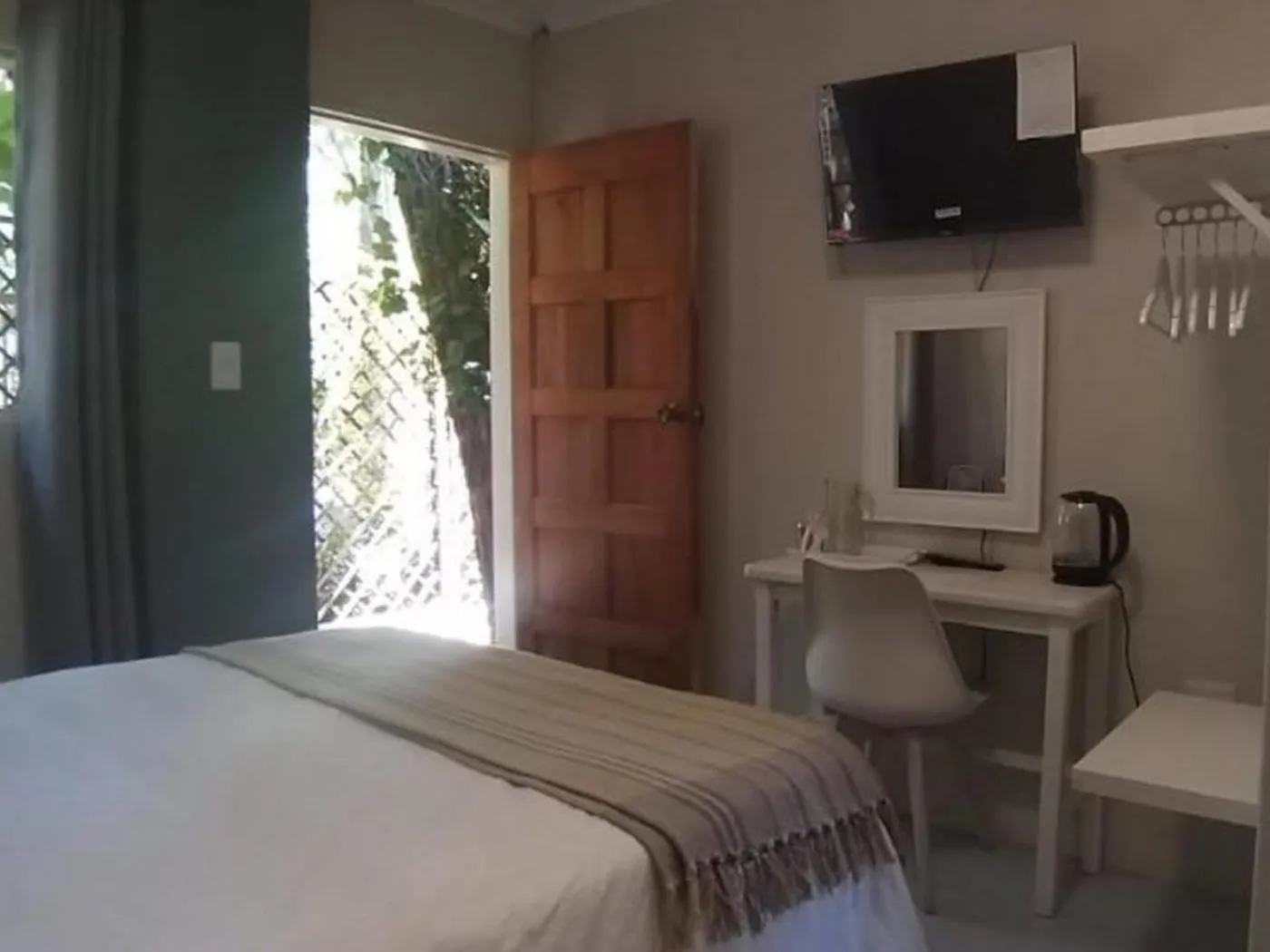 Communal lounge/ TV room, Bed in La Moor Country Venue & Eatery