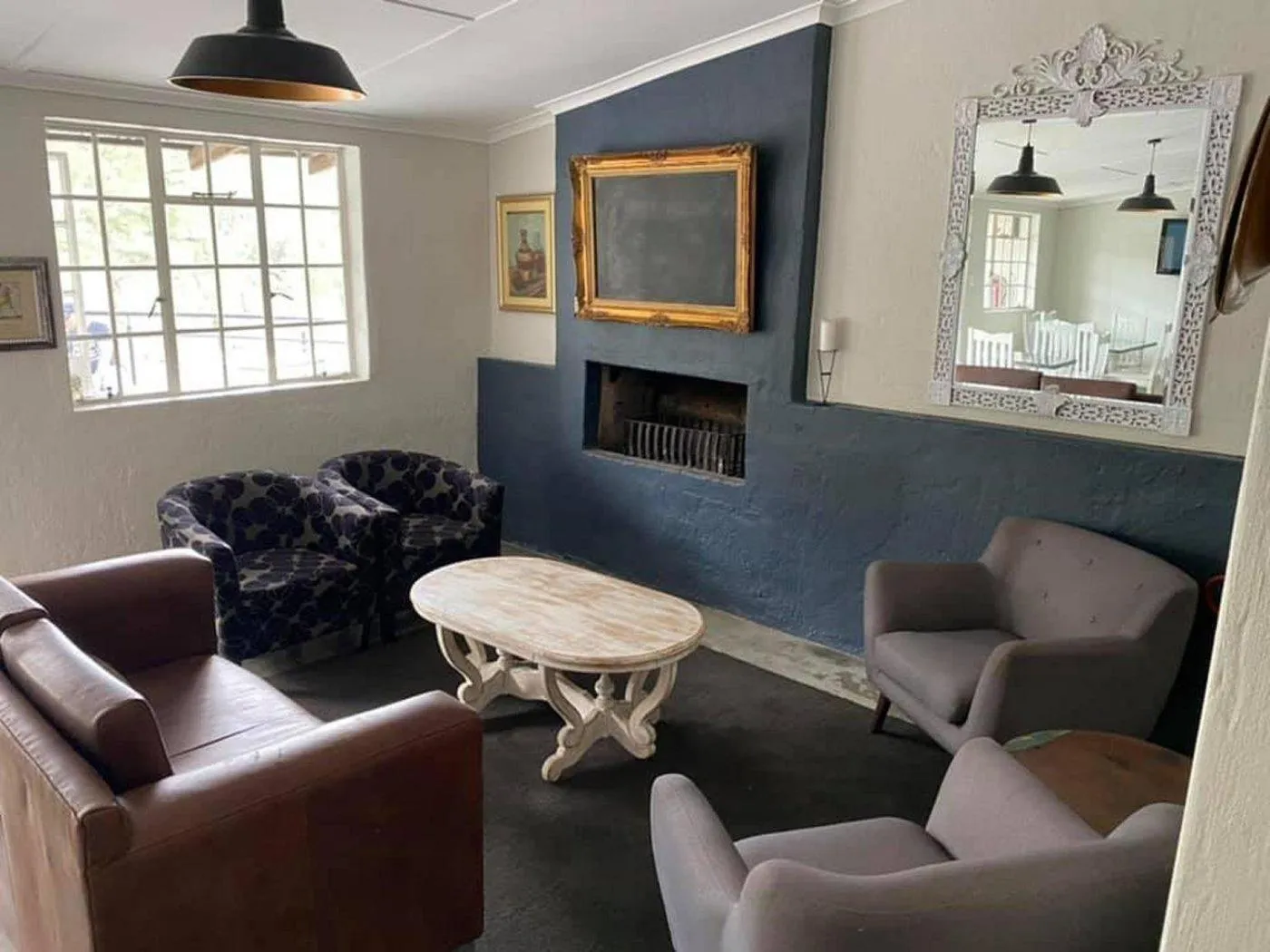 Property building in La Moor Country Venue & Eatery