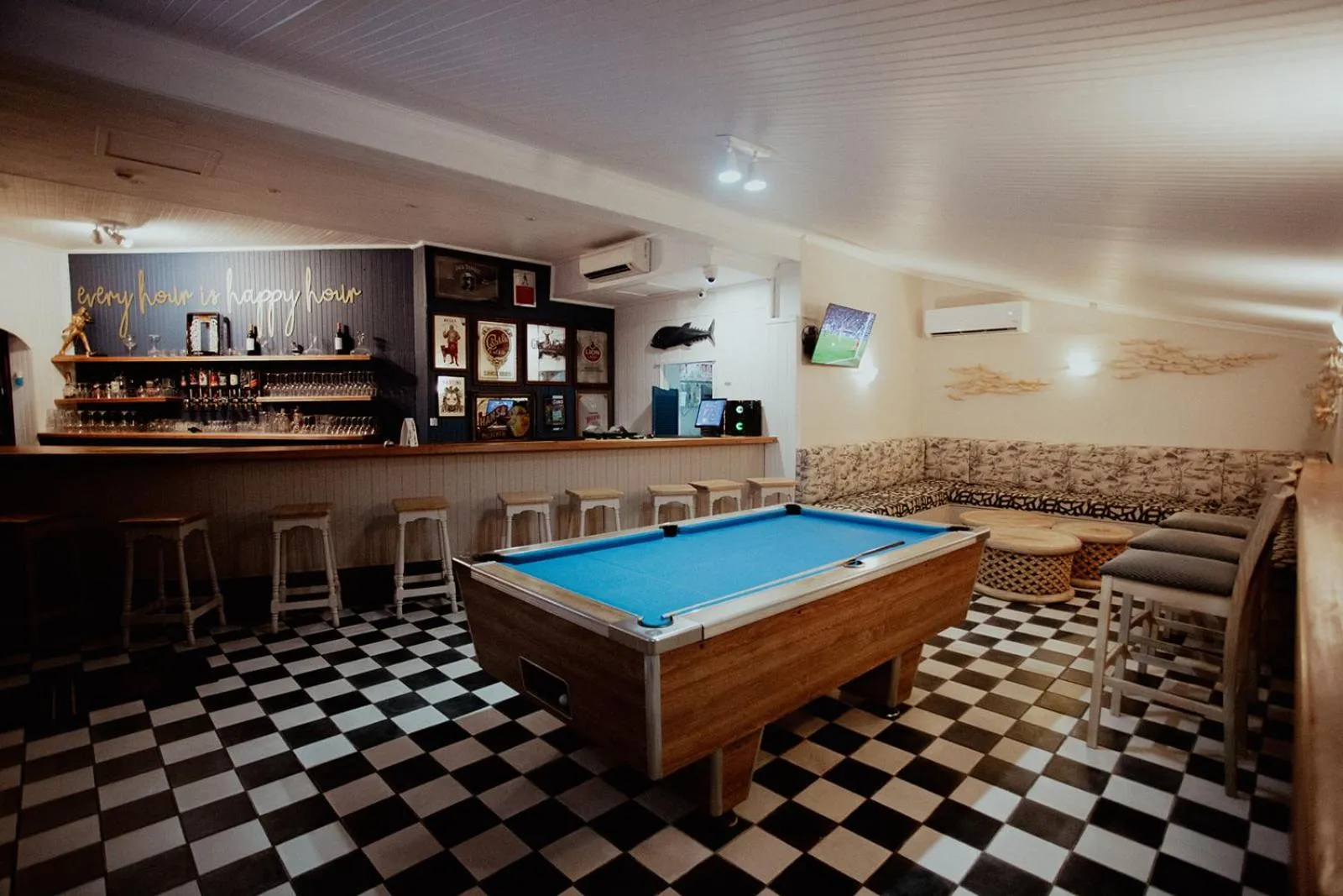 Lounge or bar in Pumula Beach Hotel