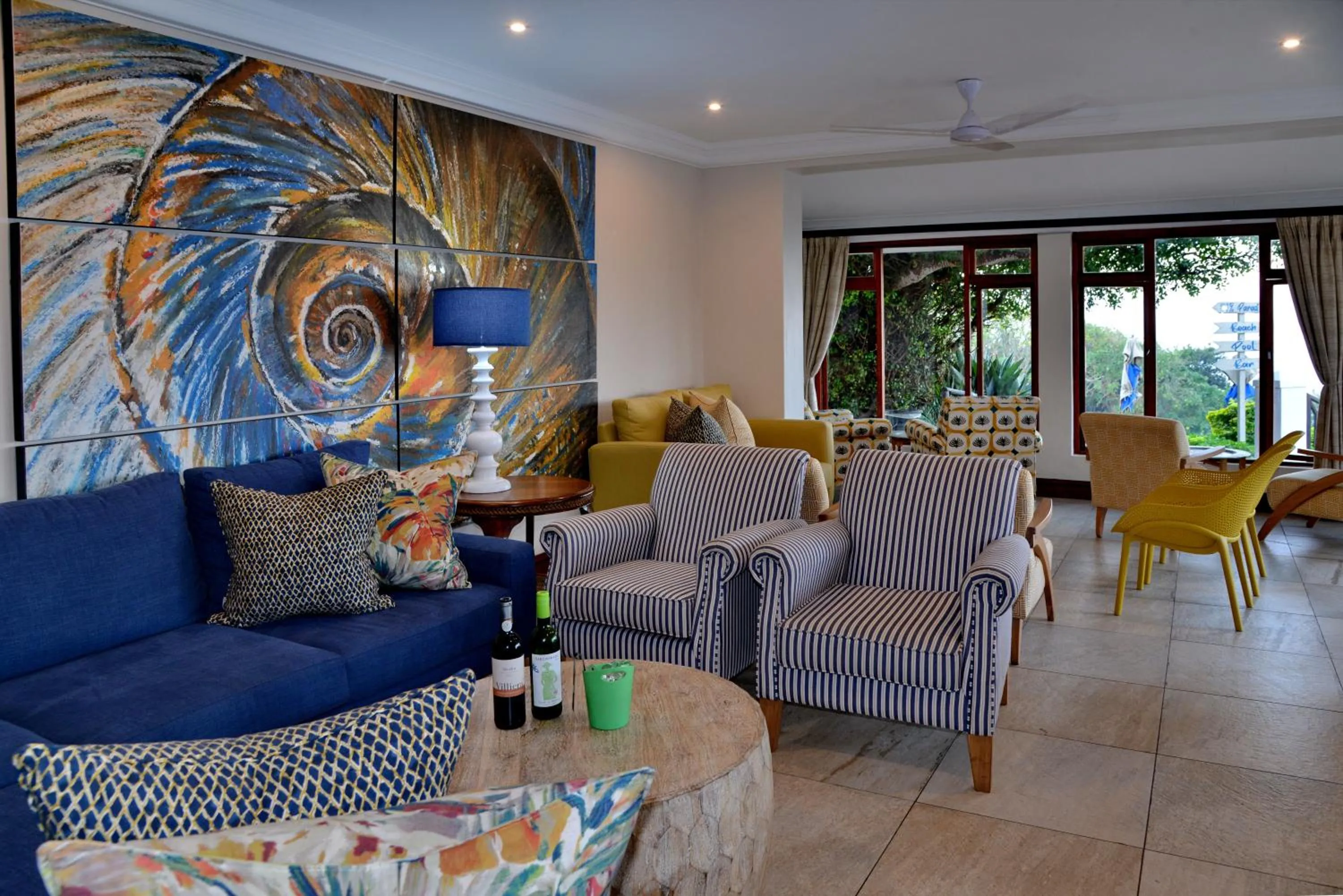 Communal lounge/ TV room in Pumula Beach Hotel