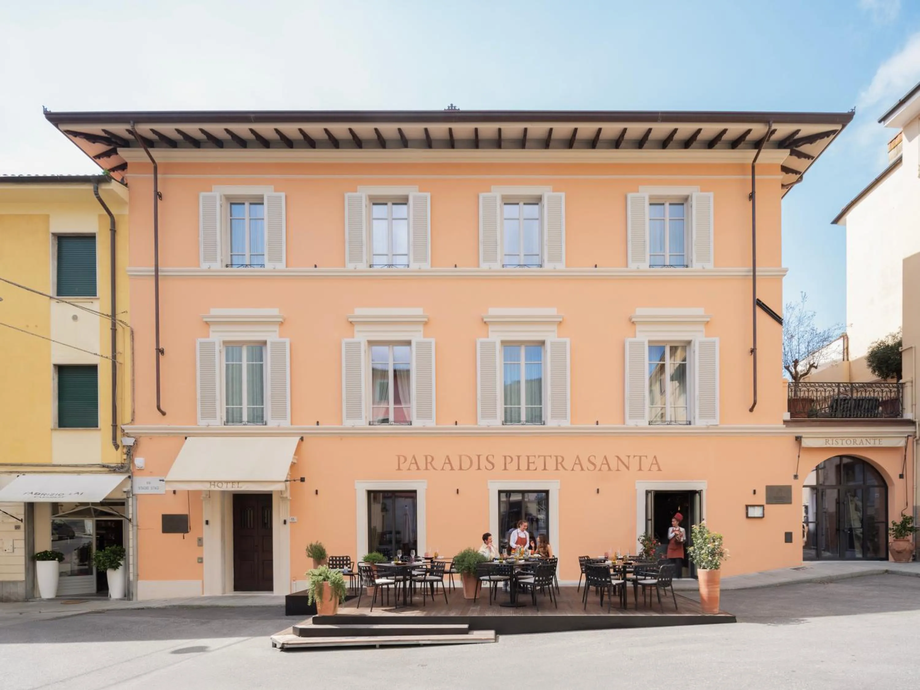 Property building in Paradis Pietrasanta