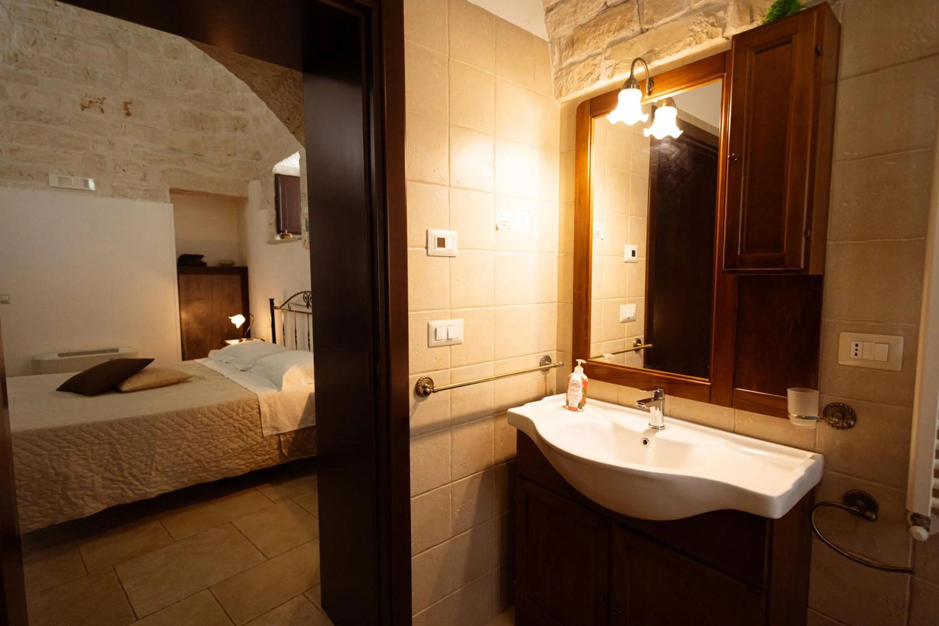 Bathroom, Bed in Quei Trulli Divini