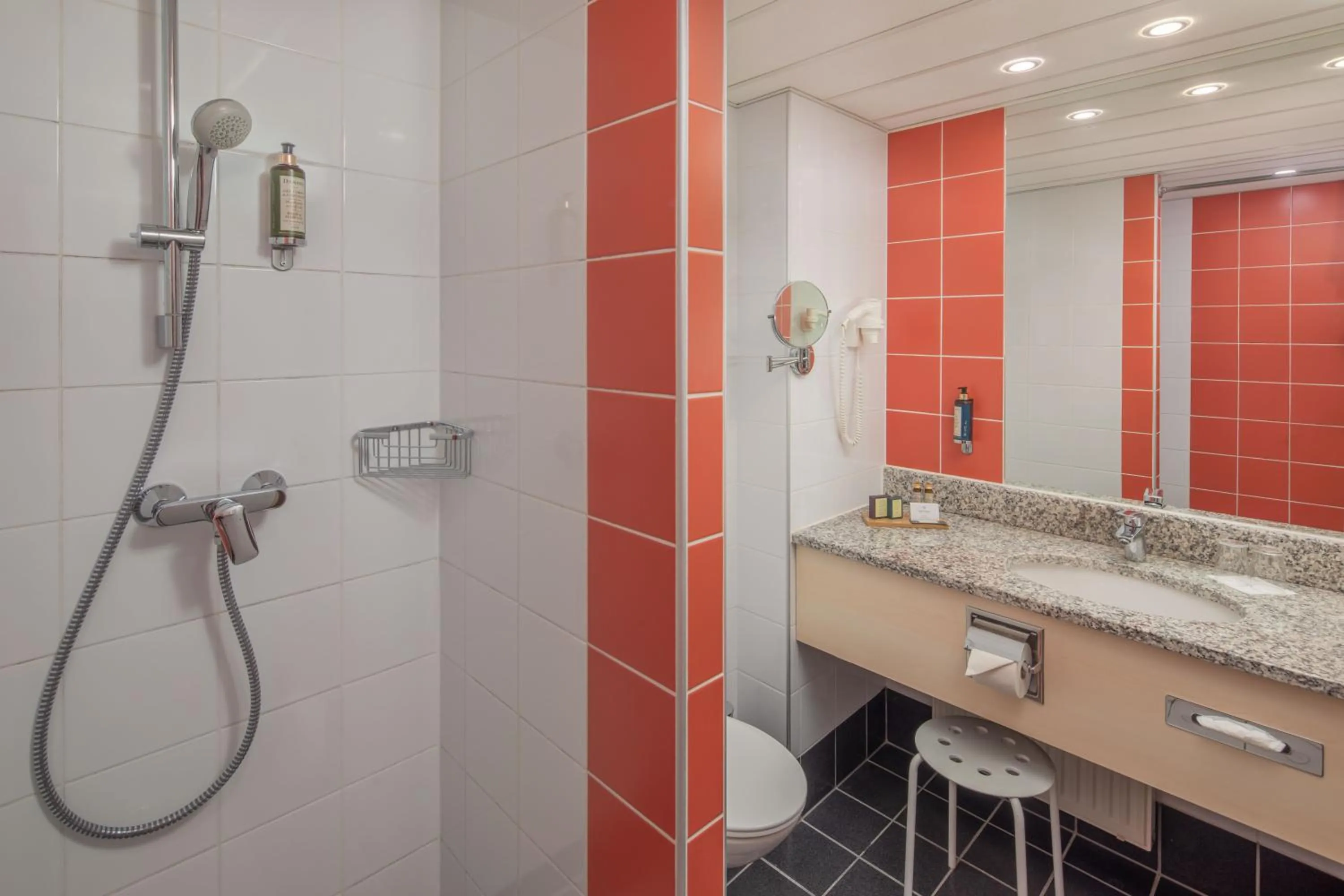 Bathroom in Lotus Therme Hotel & Spa