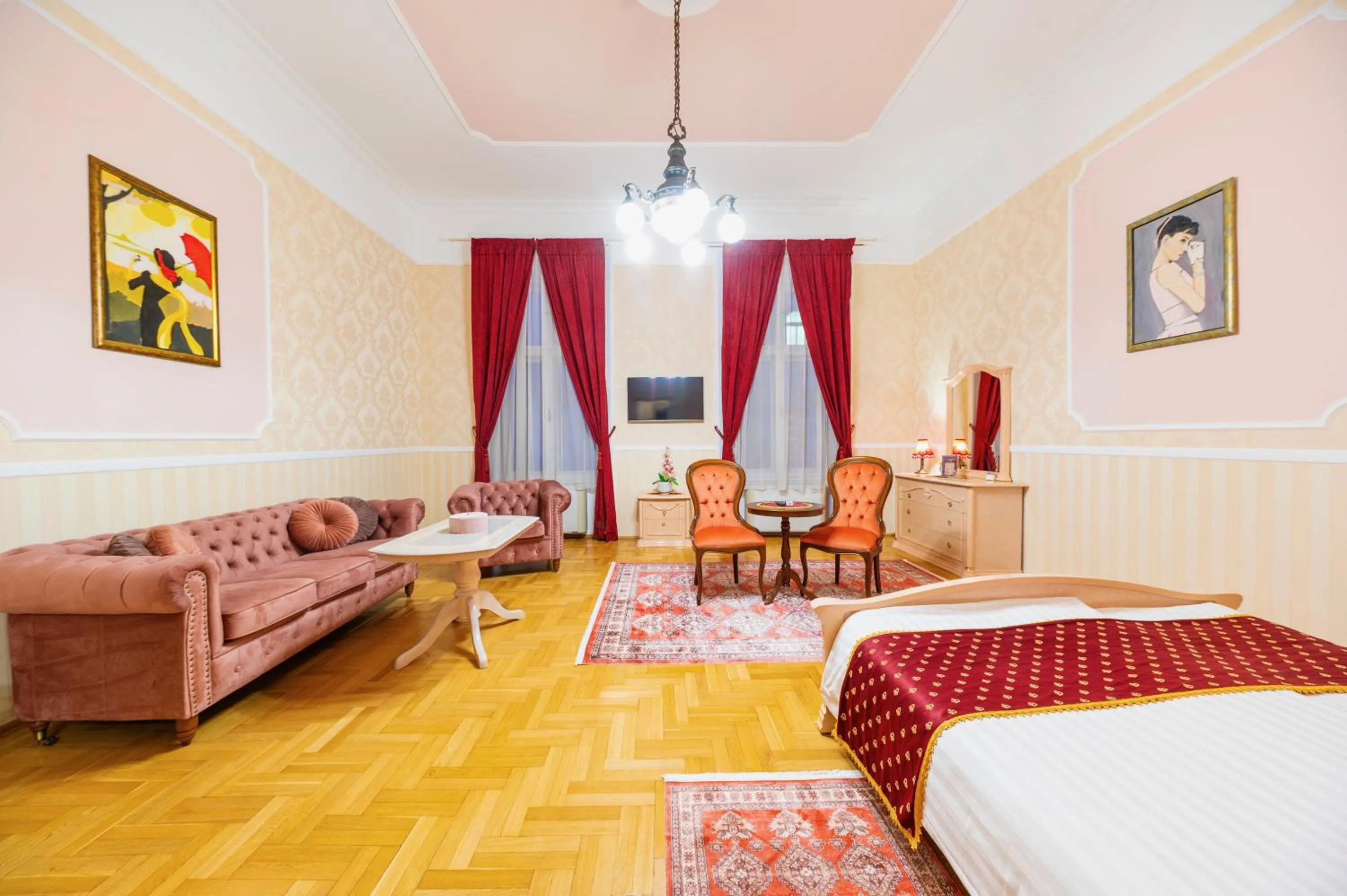 Living room, Bed in Cotton House Budapest