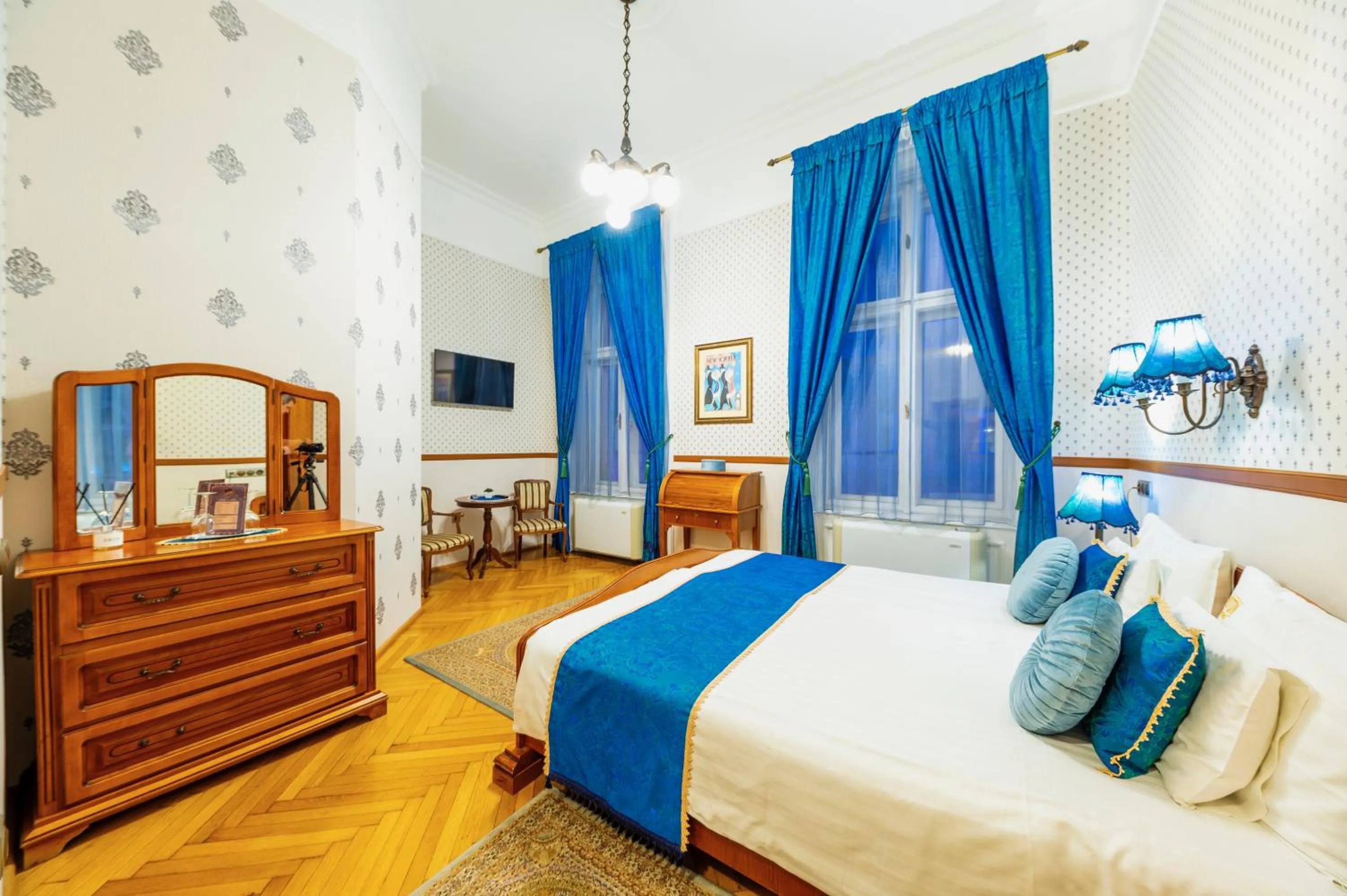 Bedroom, Bed in Cotton House Budapest