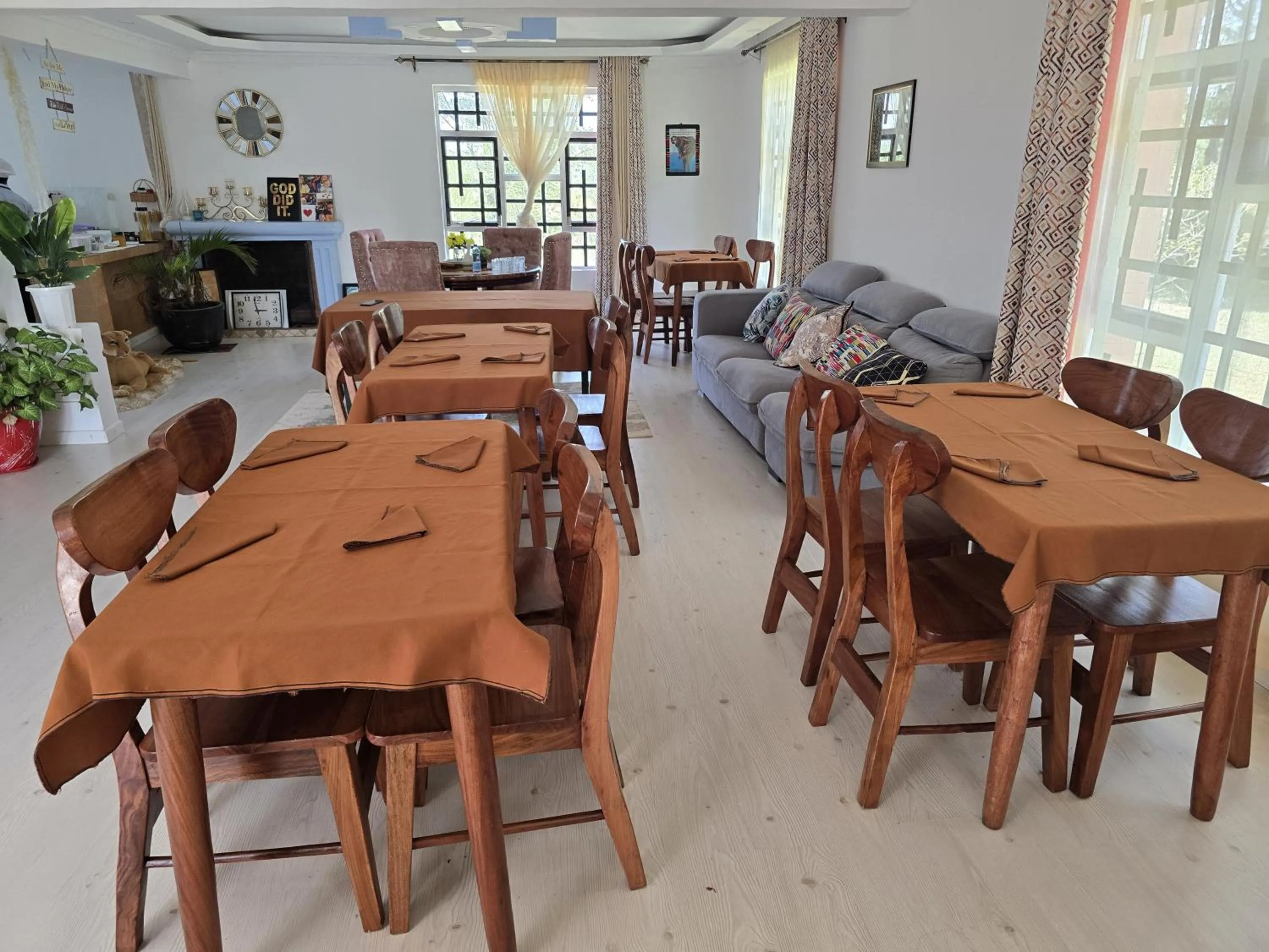 Restaurant/places to eat in Le Tai Village Homestay