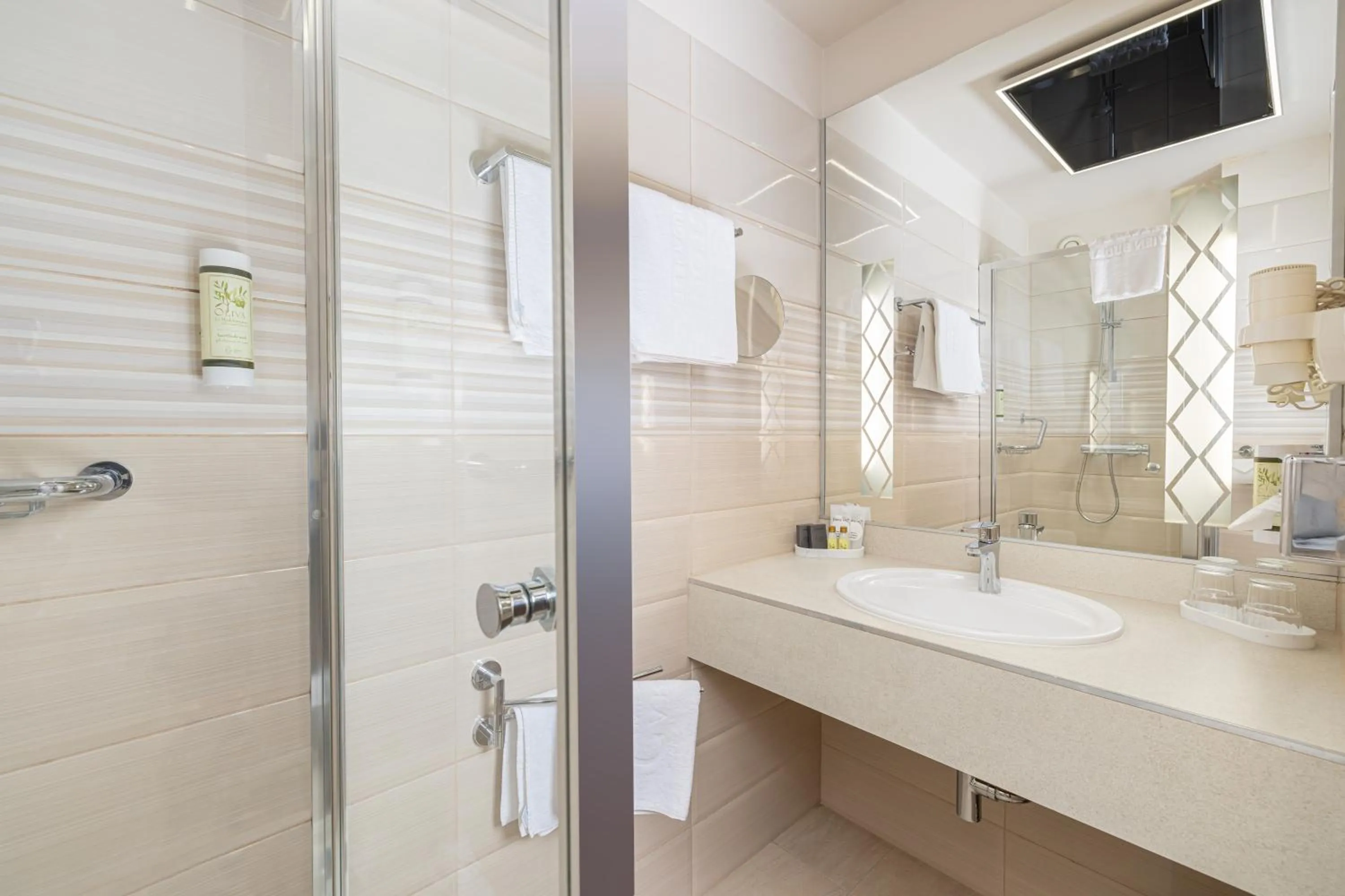 Bathroom in Carlton Hotel Buda Castle