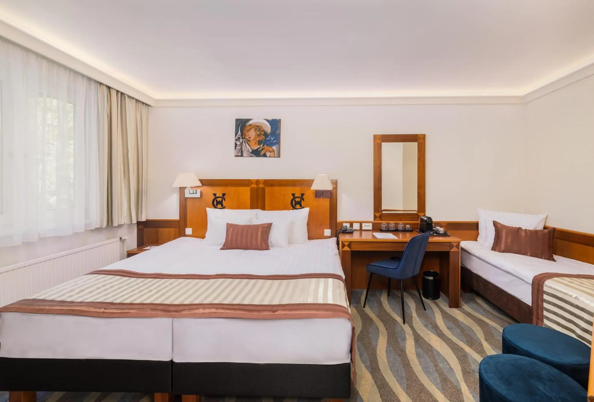 TV and multimedia, Bed in Carlton Hotel Buda Castle