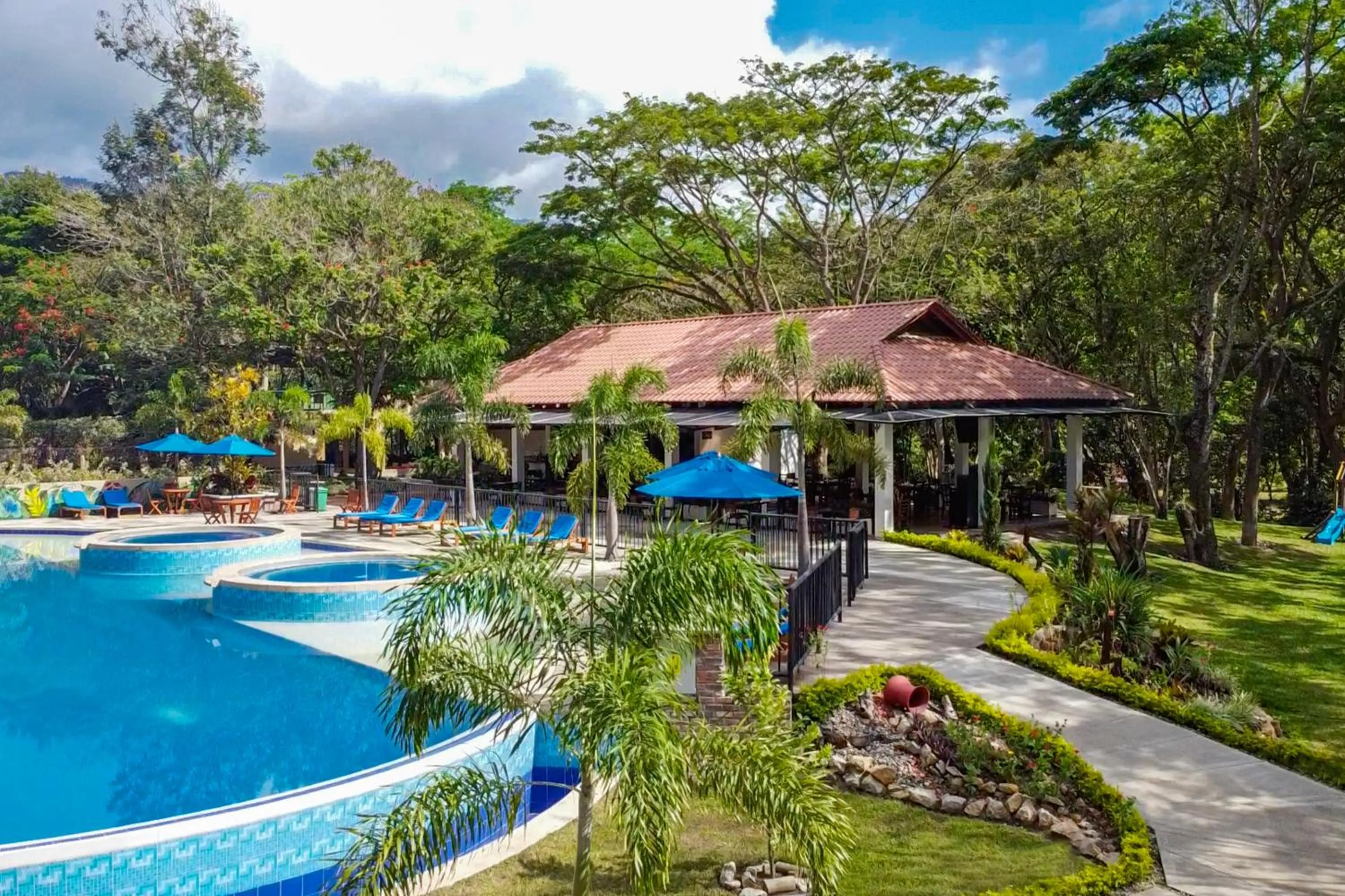 Restaurant/places to eat in Hotel Nana