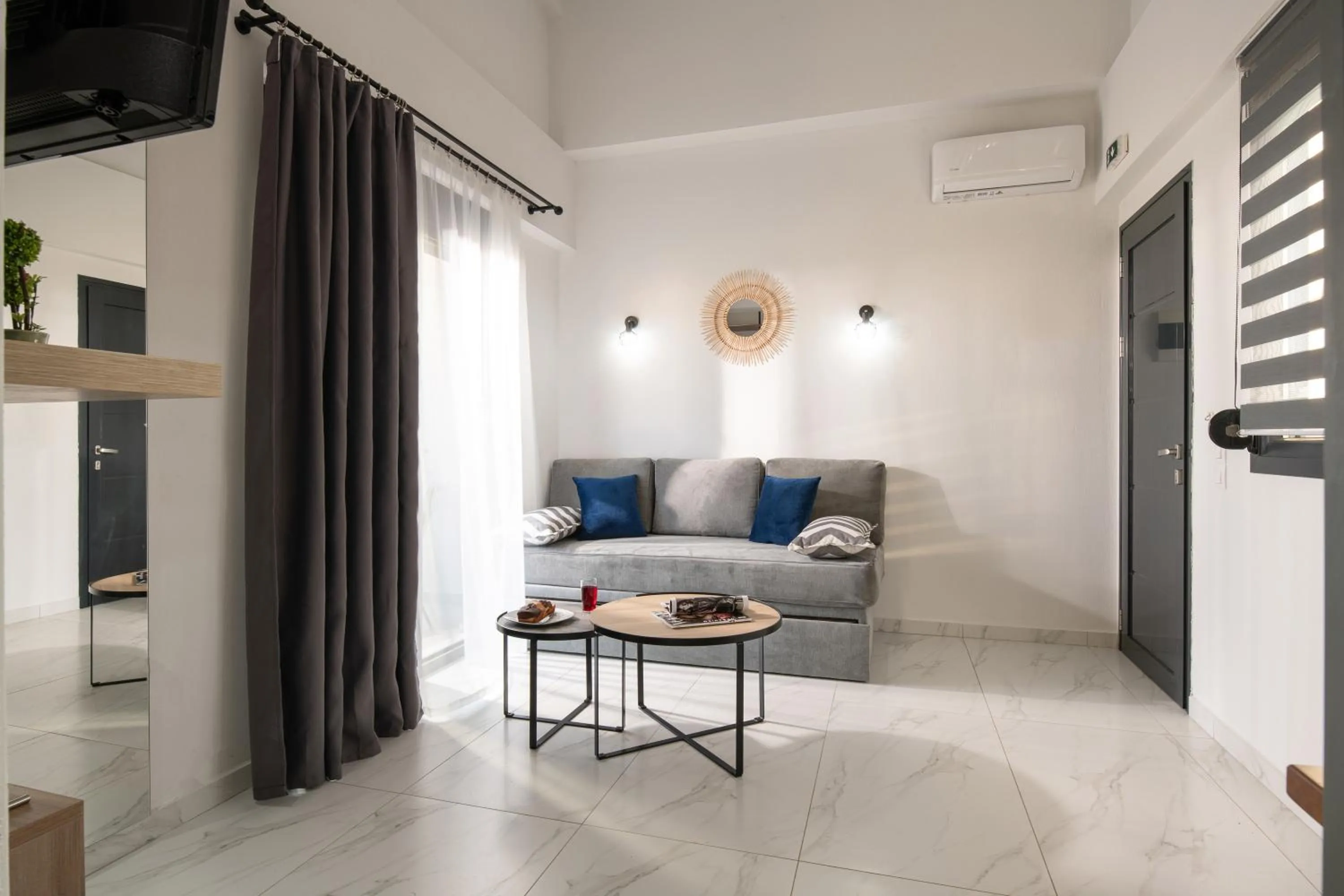 TV and multimedia in San Giorgio Apartments Nikiti