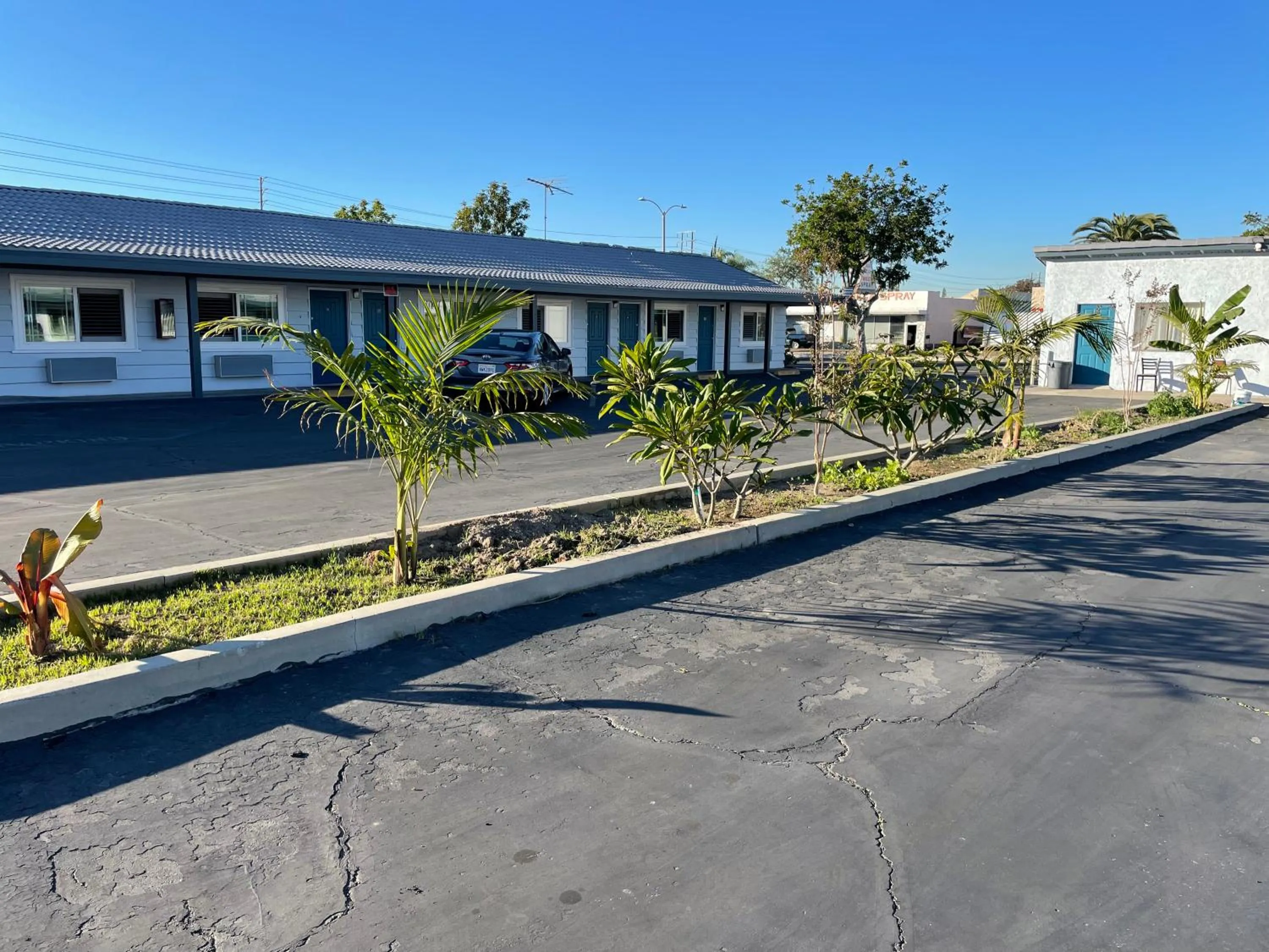 Property building in La Casa Motel, Garden Grove - Anaheim