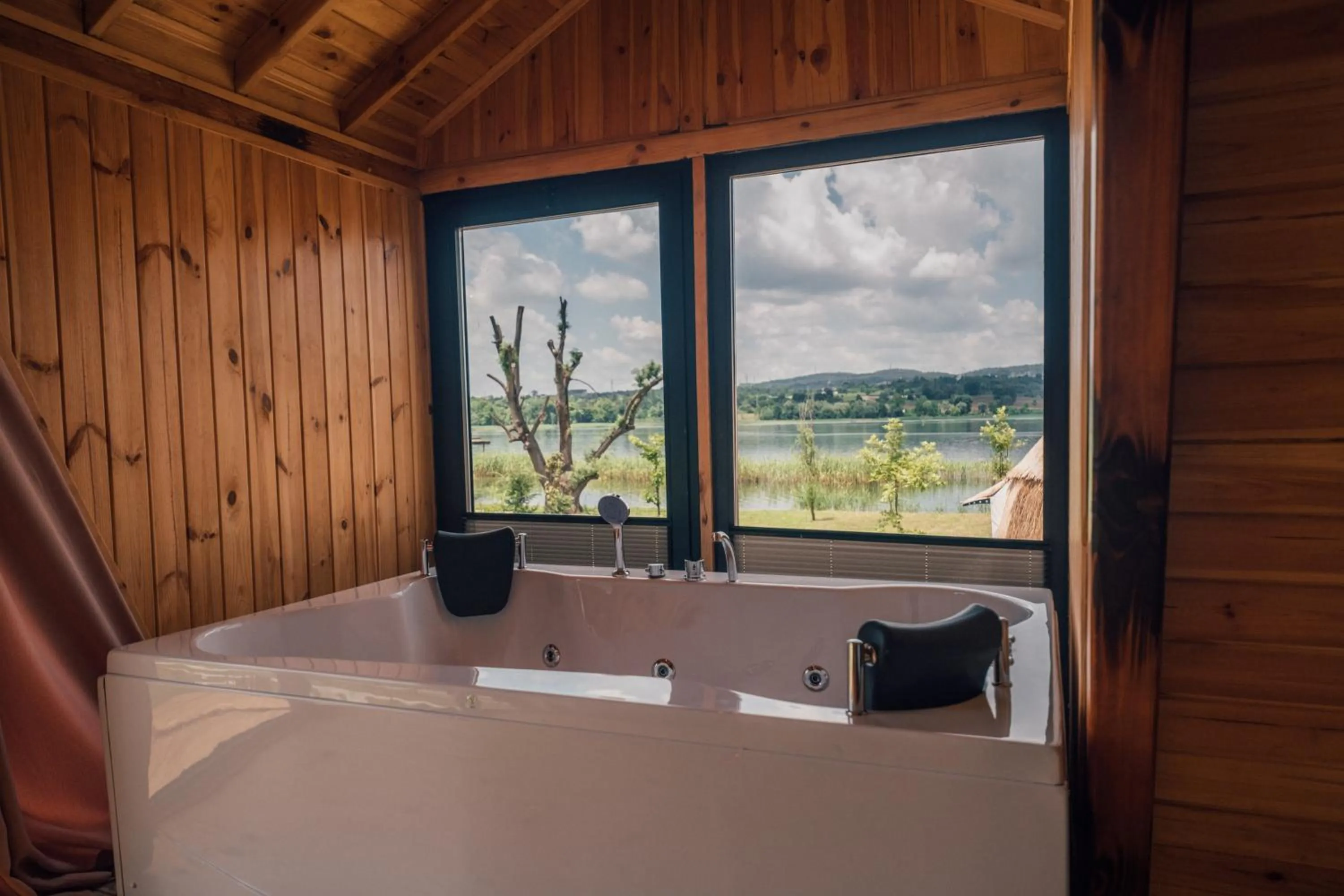 Pool view, Bed in Dedeman Village Sapanca