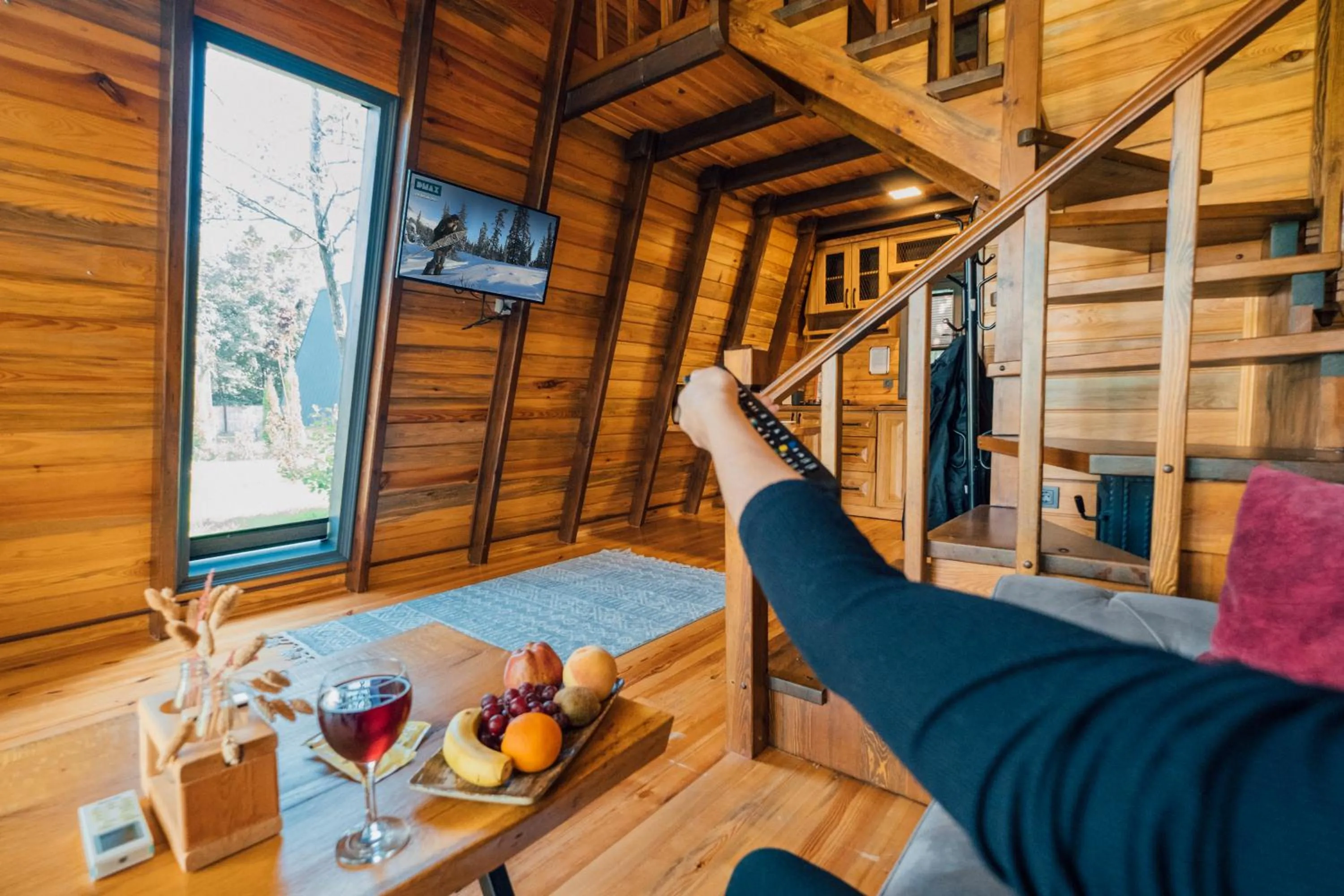 Communal lounge/ TV room in Dedeman Village Sapanca