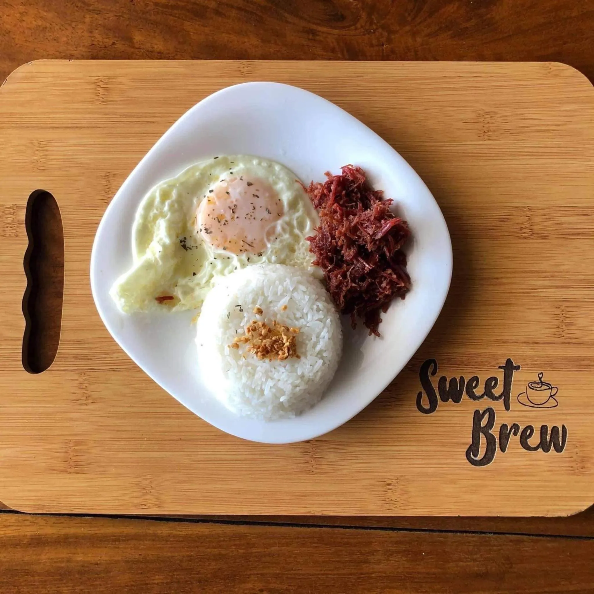 Food and drinks in A&E Apartelle