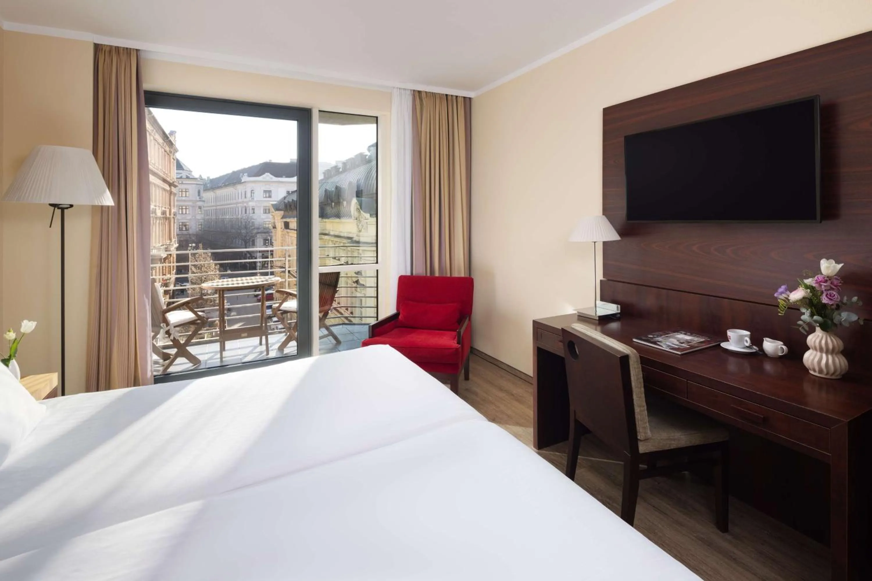 Bedroom, Bed in NH Budapest City