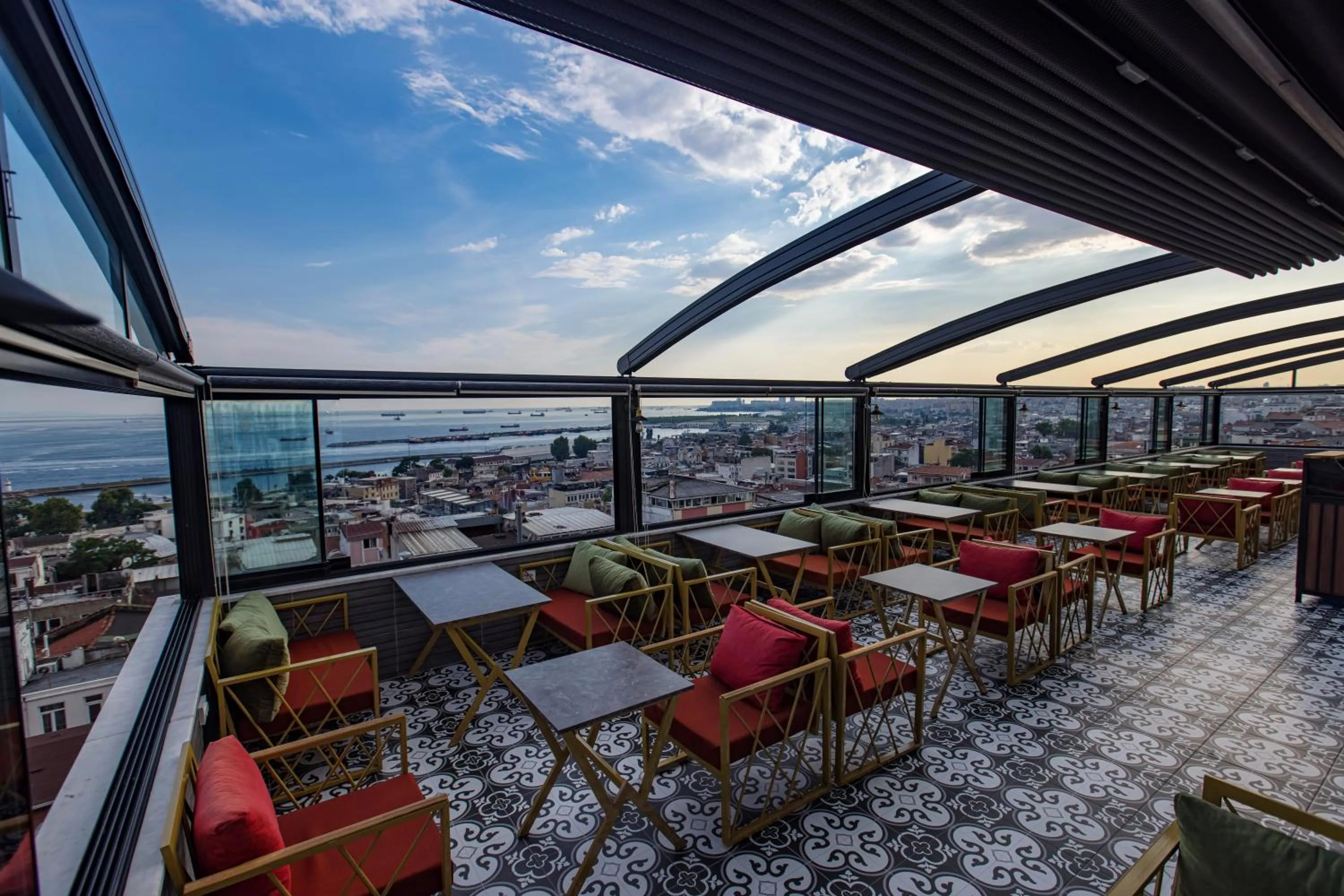 Restaurant/places to eat in Grand Balyan Hotel & Restaurant