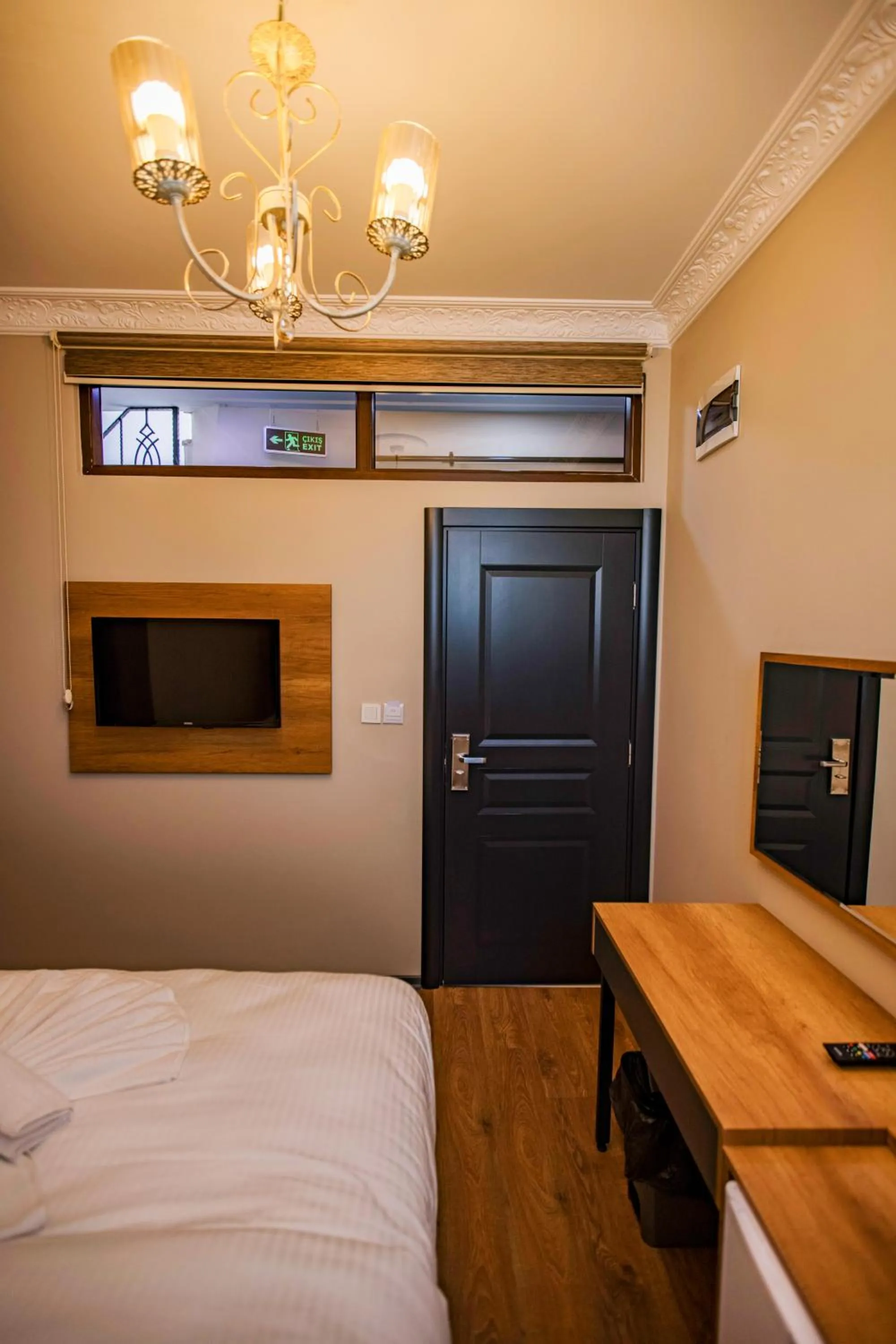 TV and multimedia, Bed in Grand Balyan Hotel & Restaurant