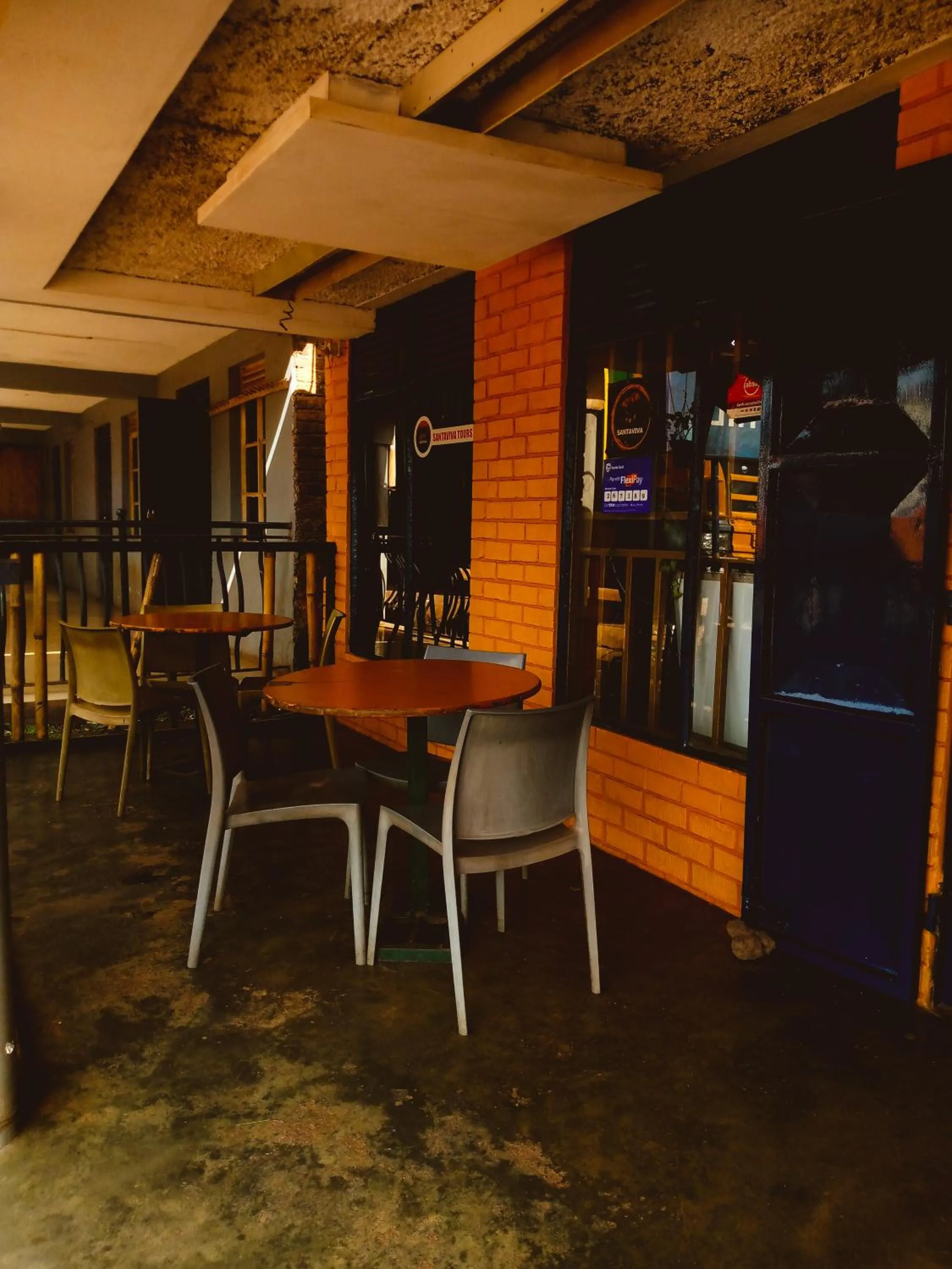 Restaurant/places to eat in Santaviva Hotel