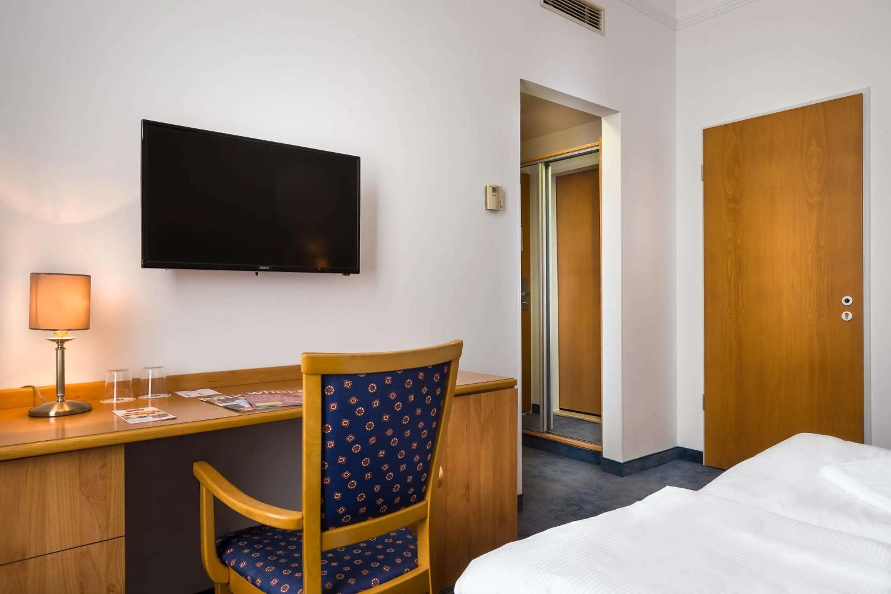 TV and multimedia in Hotel Golden Park Budapest