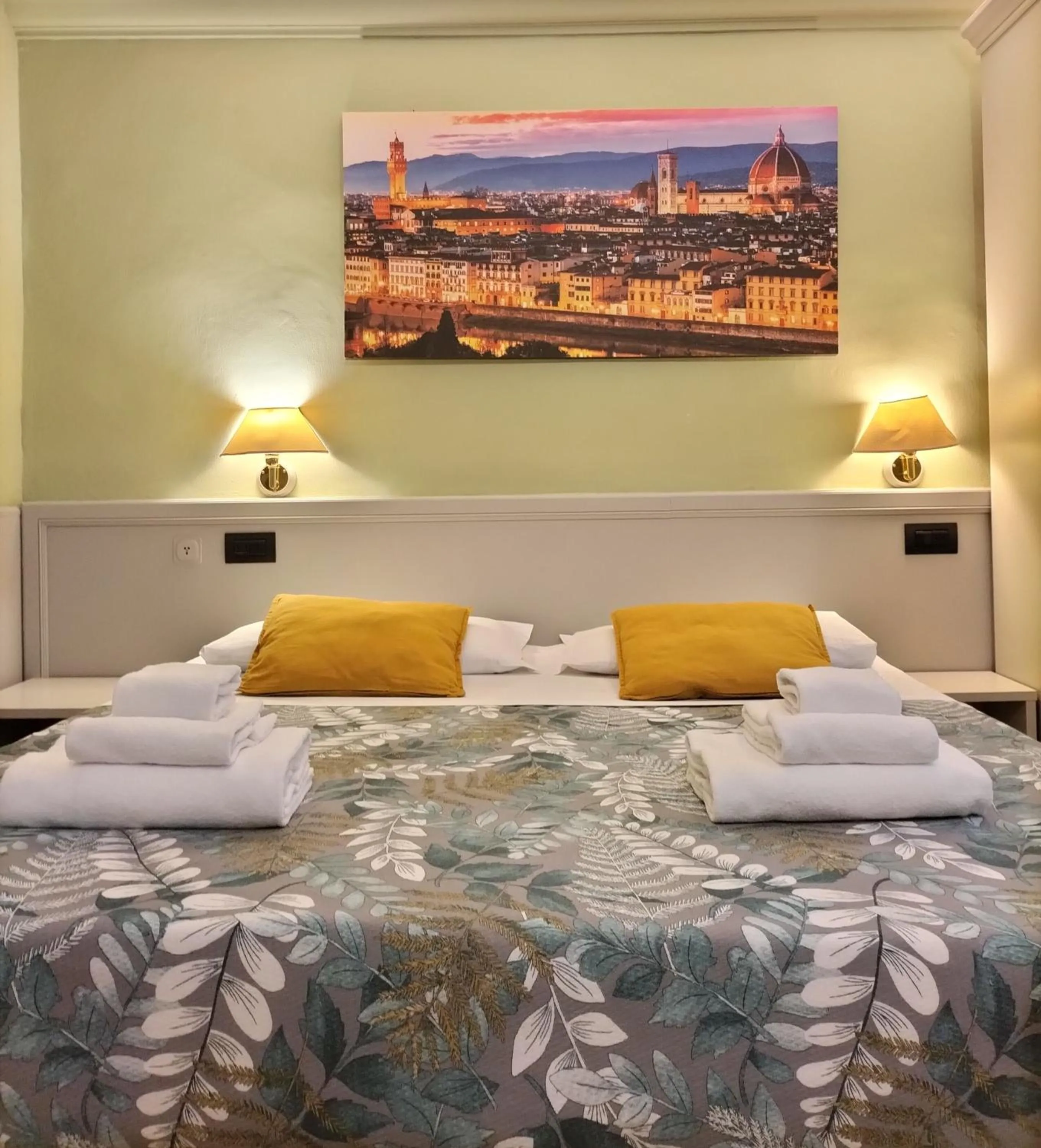 Bed in Hotel Camilla Firenze