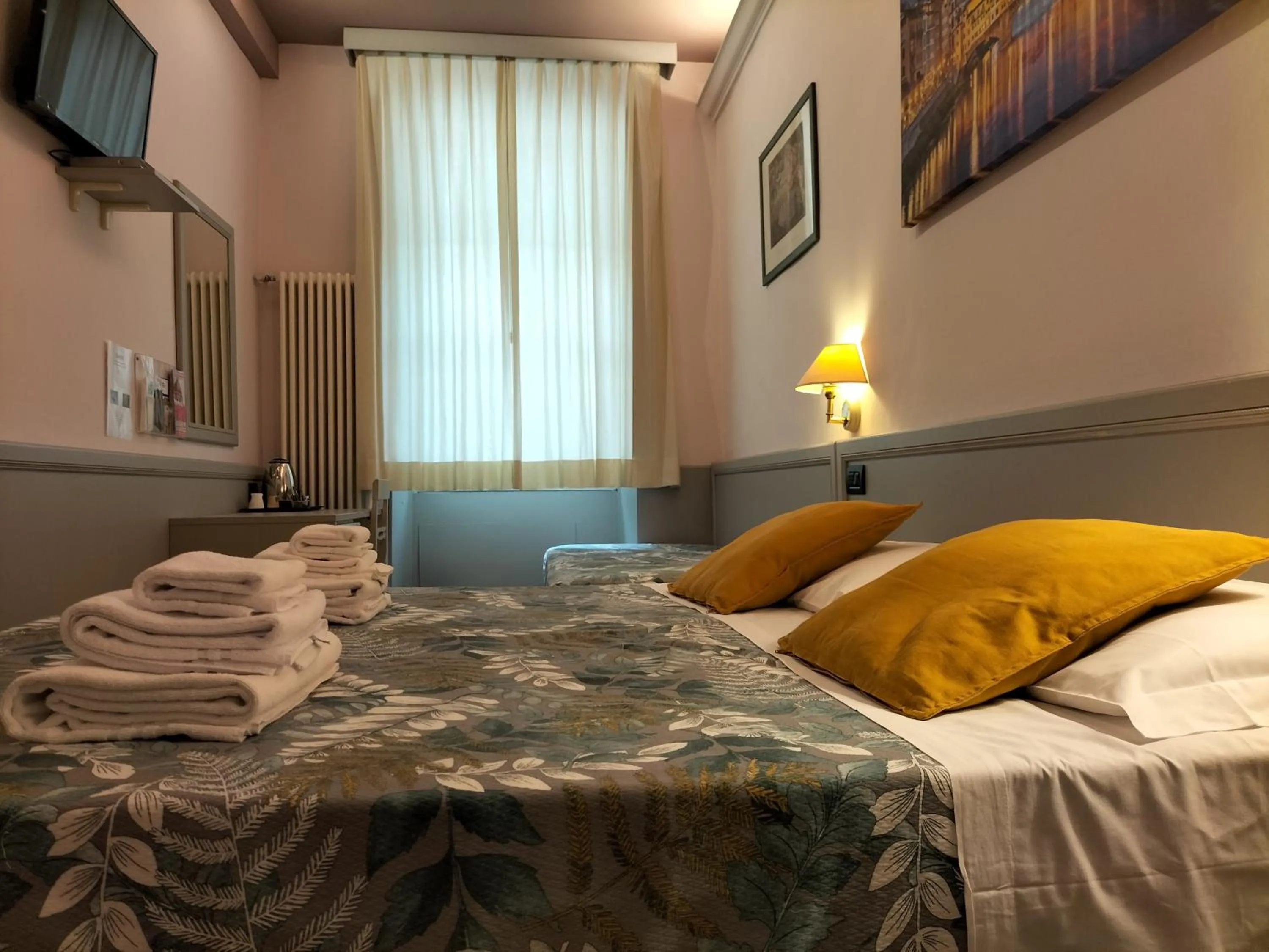 Bed in Hotel Camilla Firenze