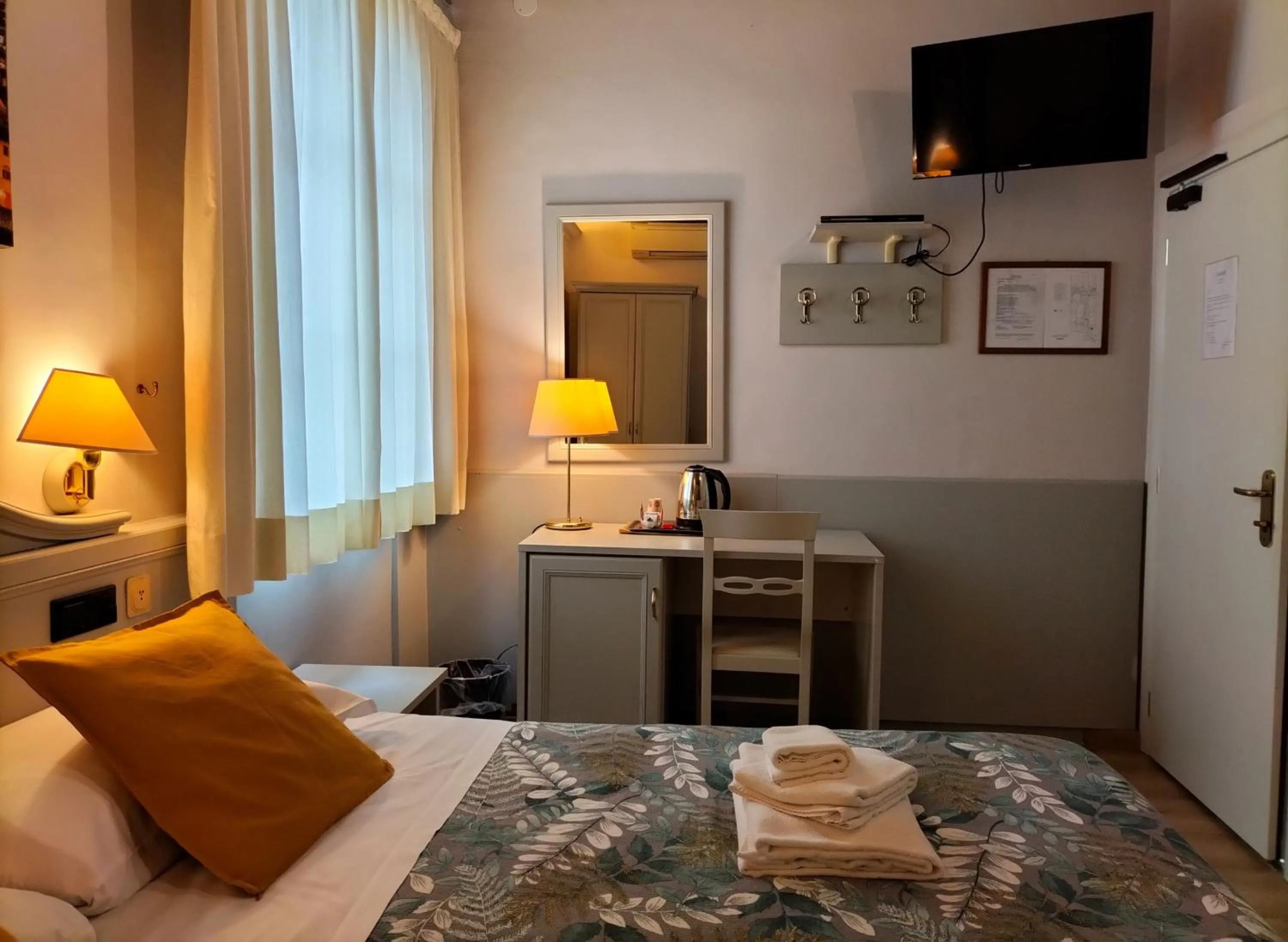 Bed in Hotel Camilla Firenze