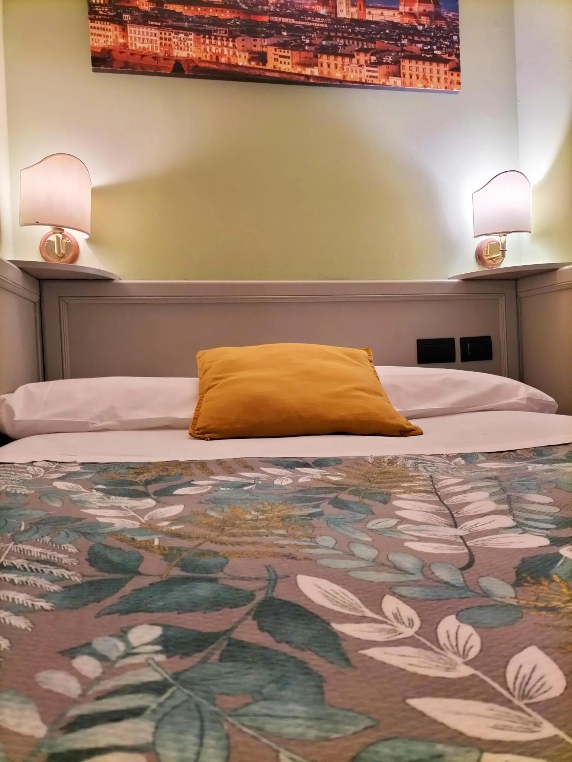 Bed in Hotel Camilla Firenze