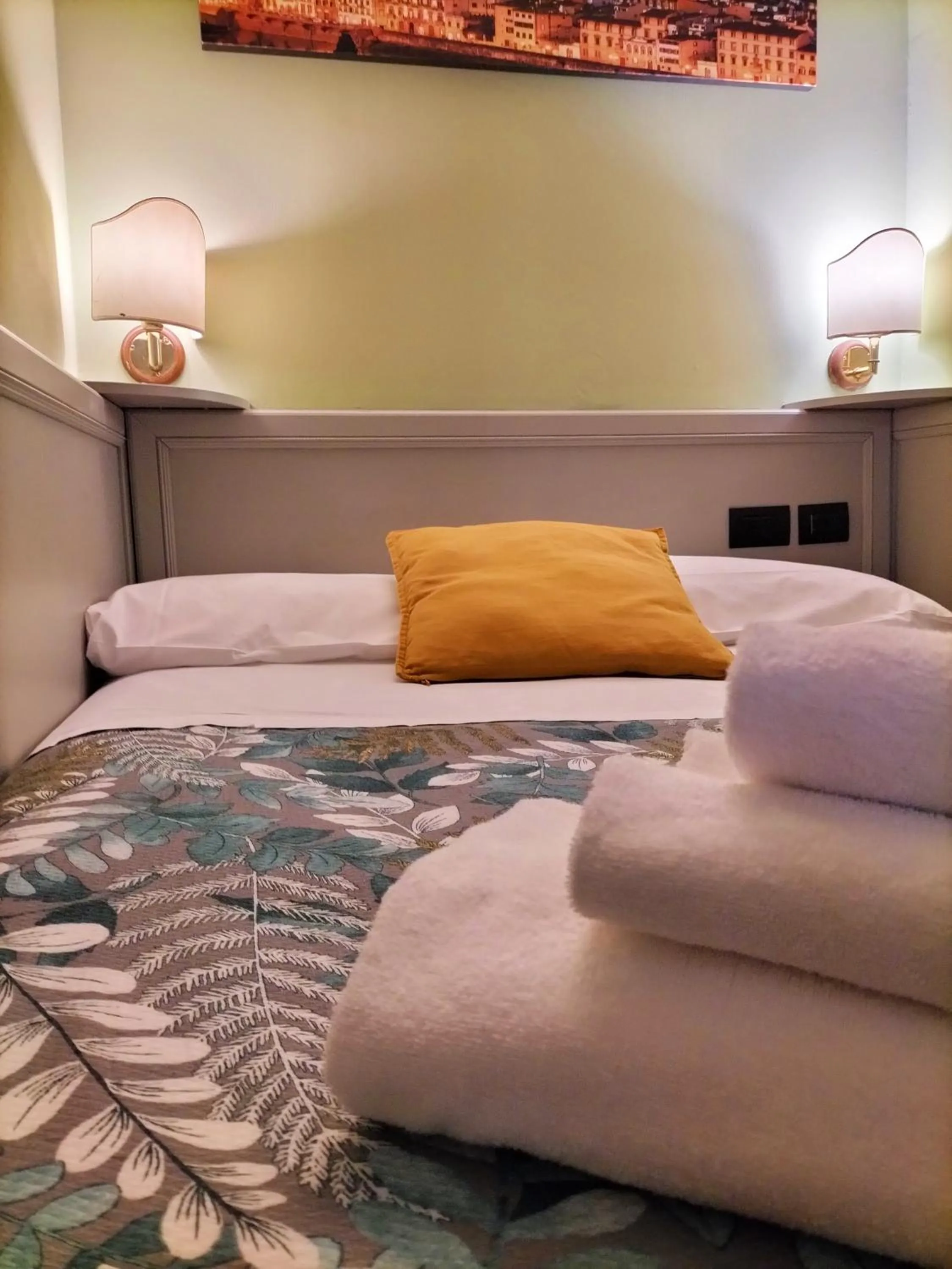 Bed in Hotel Camilla Firenze