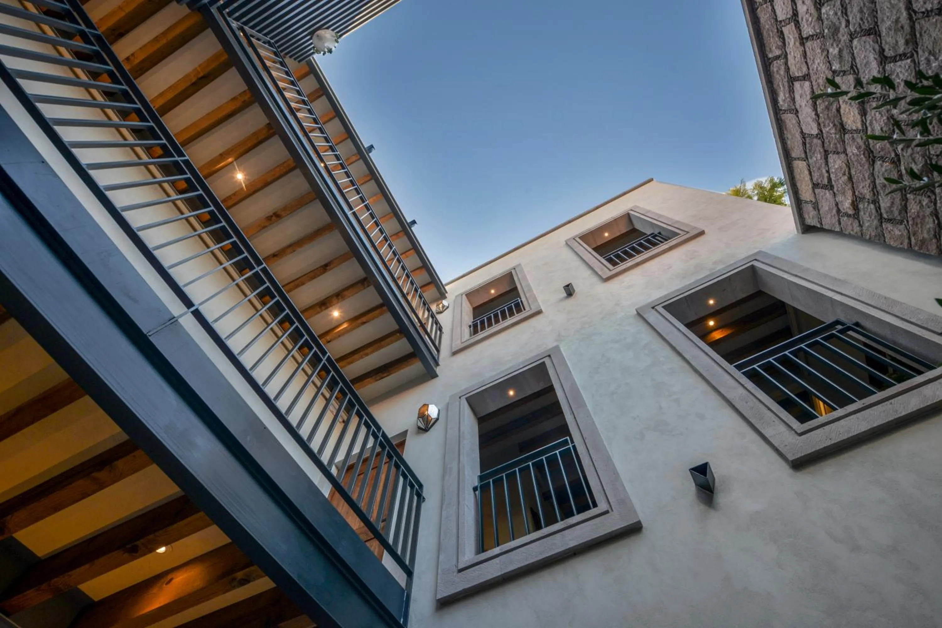 Inner courtyard view in Casa Cien Hilos