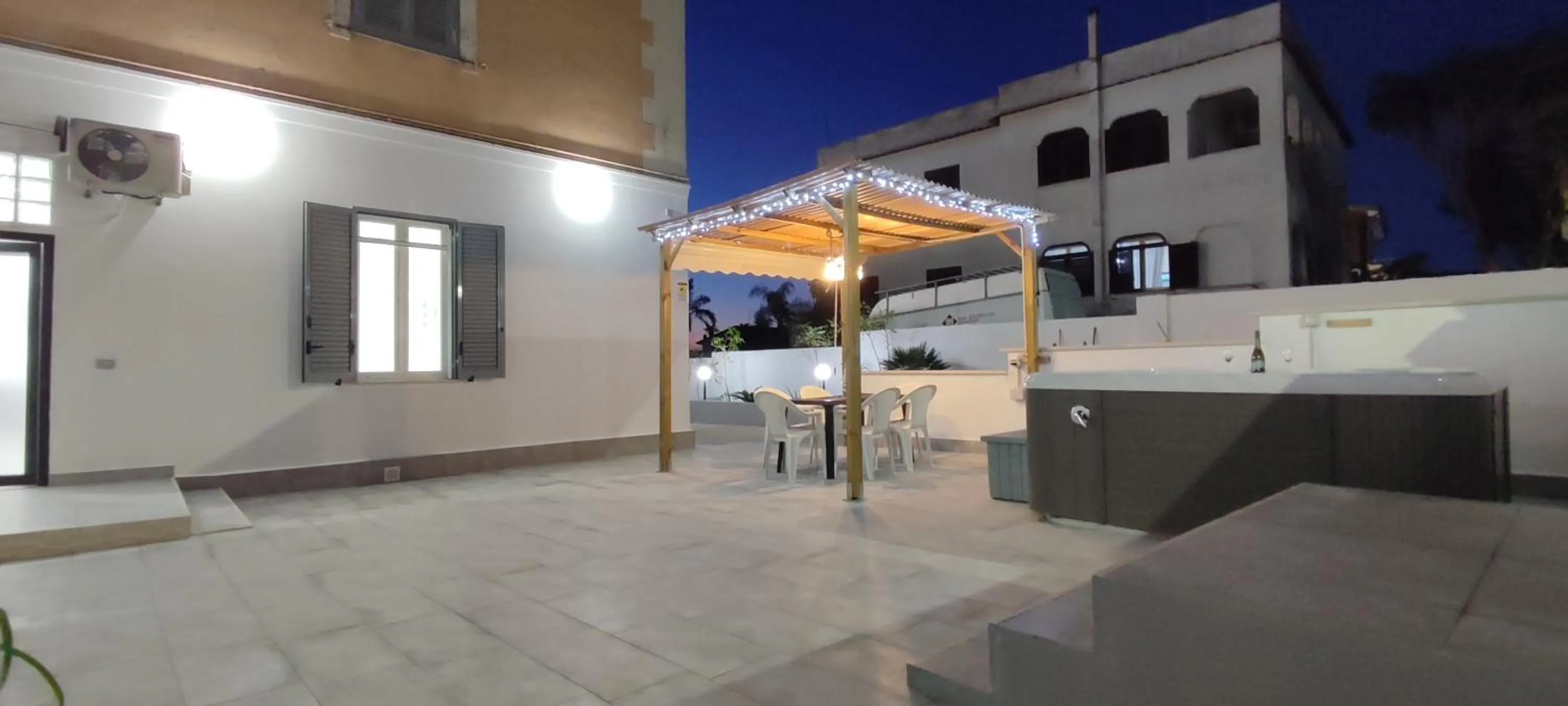 Property building in Villa Kinga