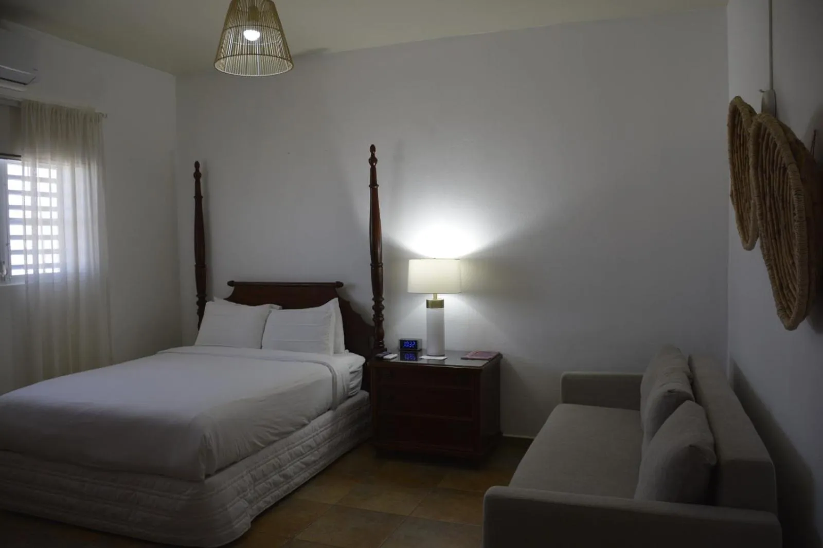 Bedroom, Bed in Turtle Bay Inn