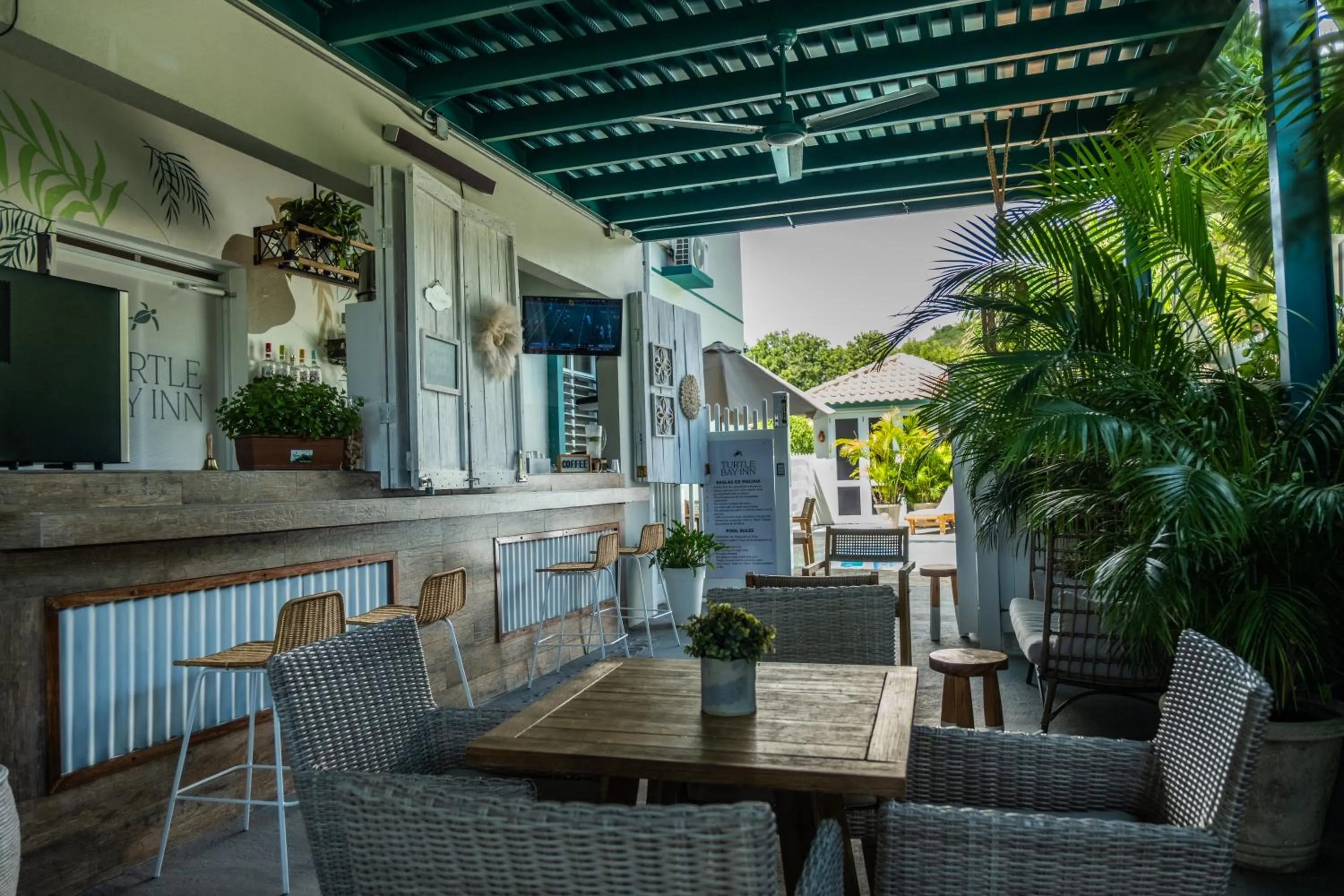 Balcony/Terrace in Turtle Bay Inn