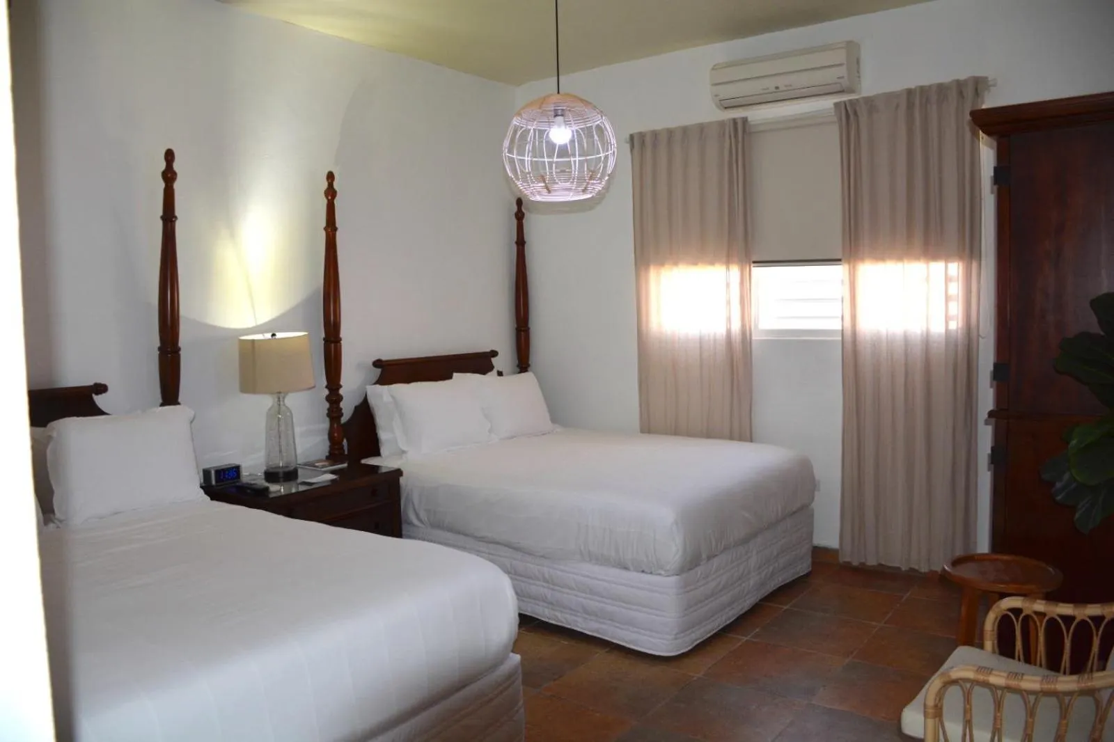 Bedroom, Bed in Turtle Bay Inn