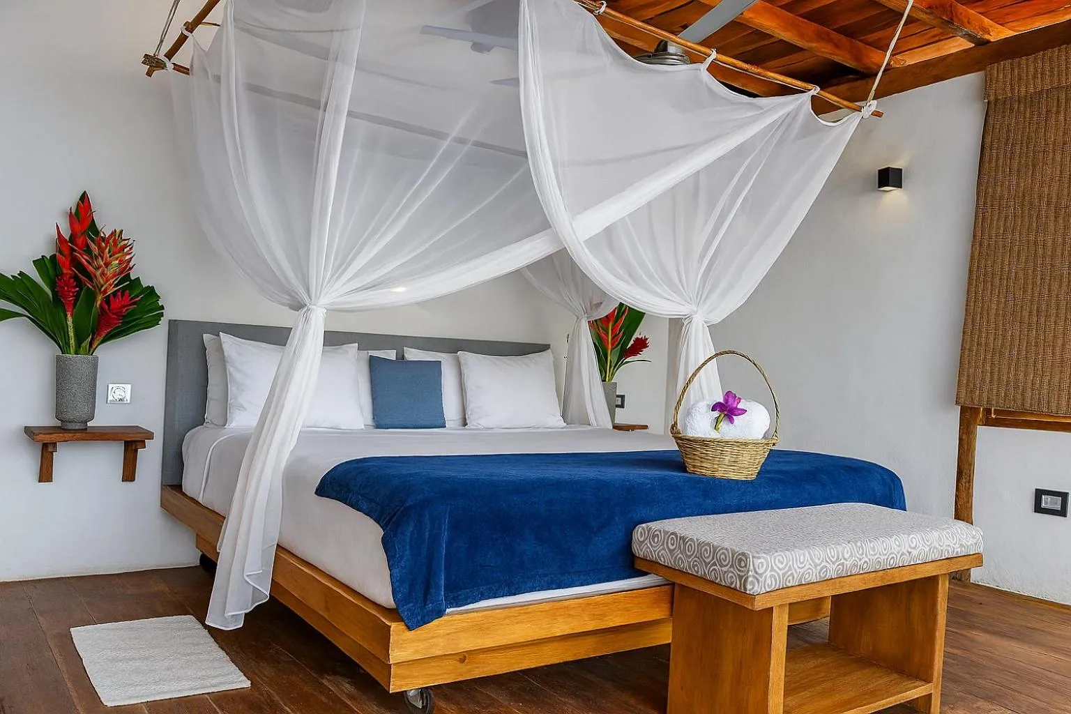 Bed in RCH LUXURY HOTEL & POOL