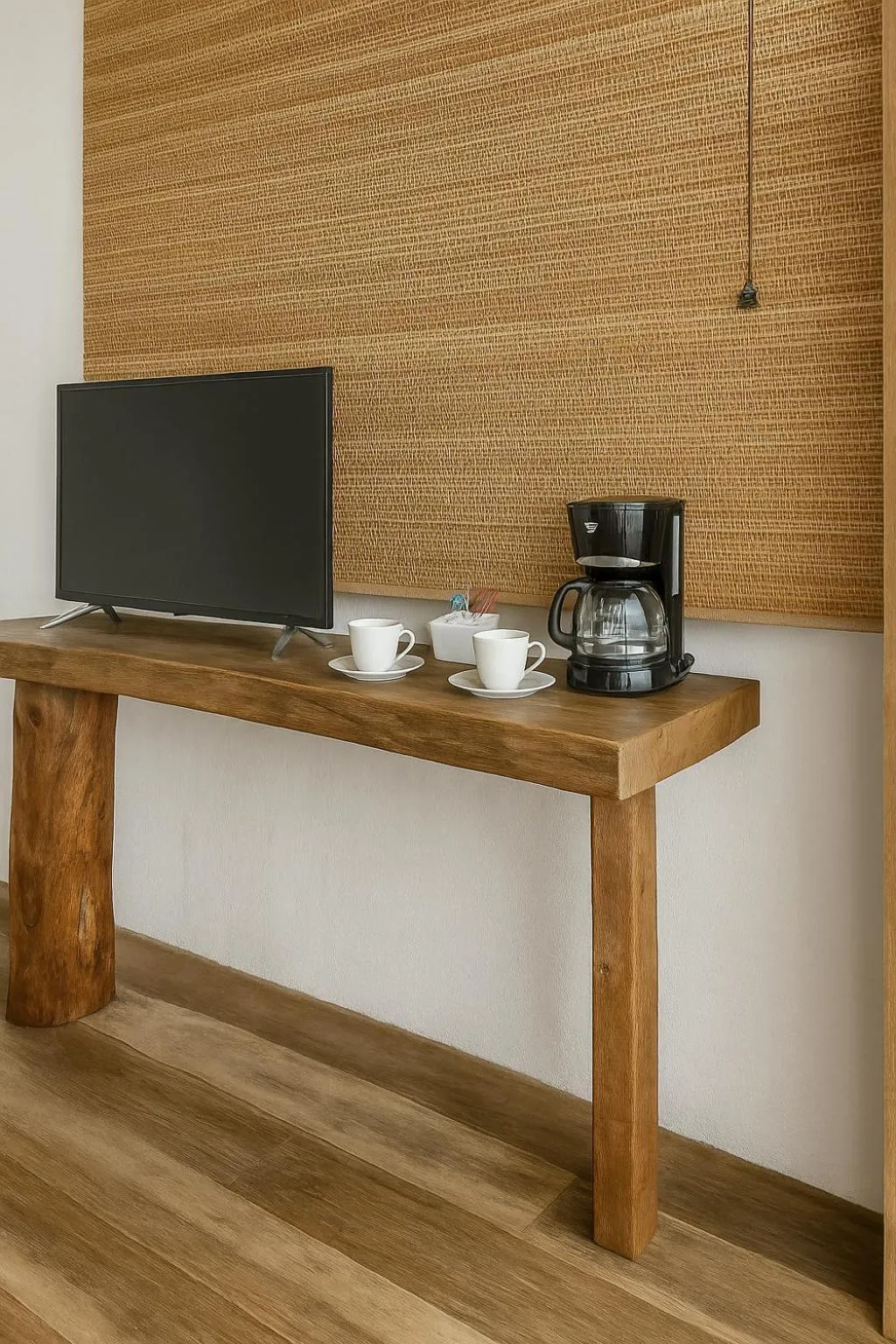 TV and multimedia in RCH LUXURY HOTEL & POOL