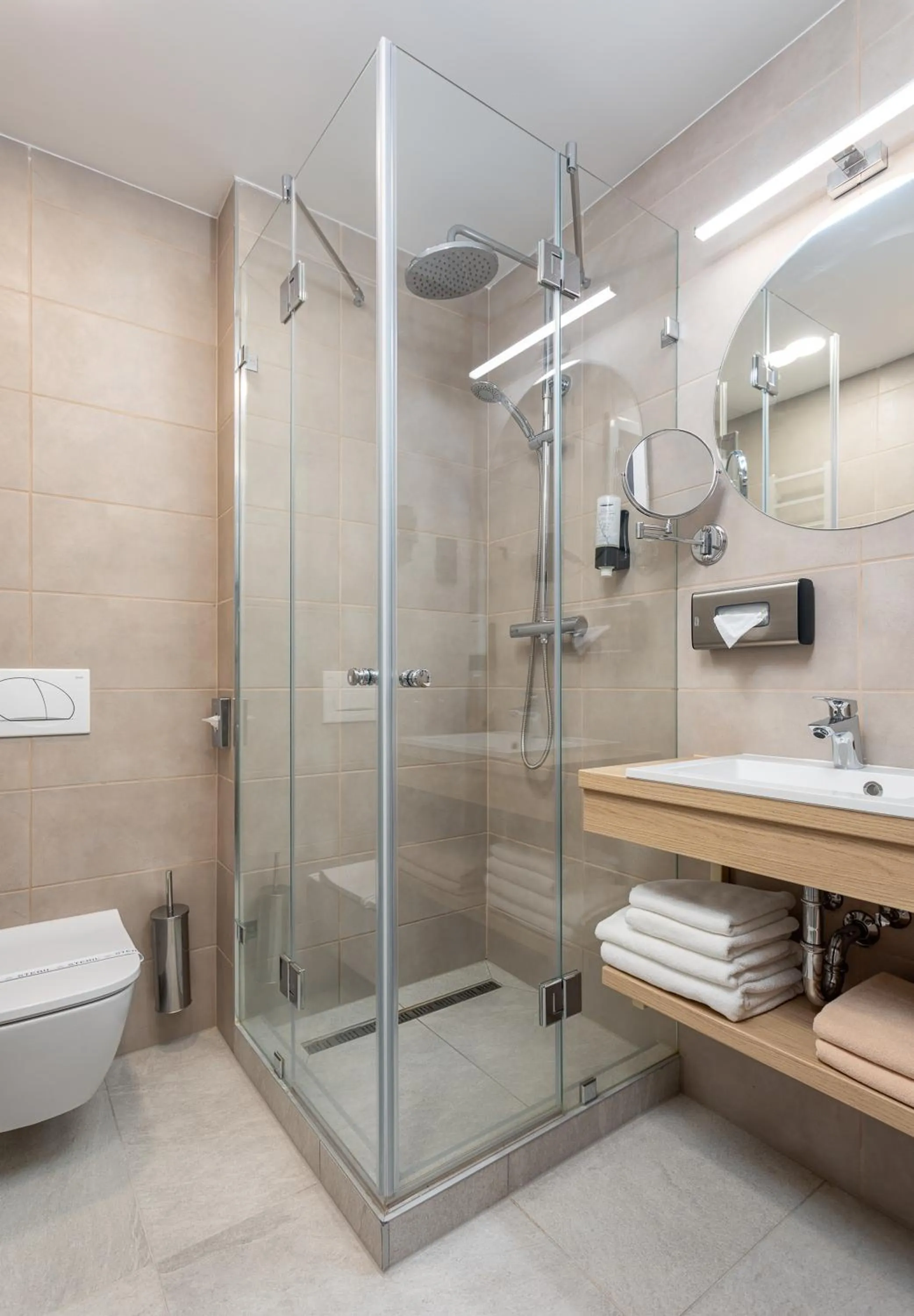 Shower in Hunguest Hotel Flóra