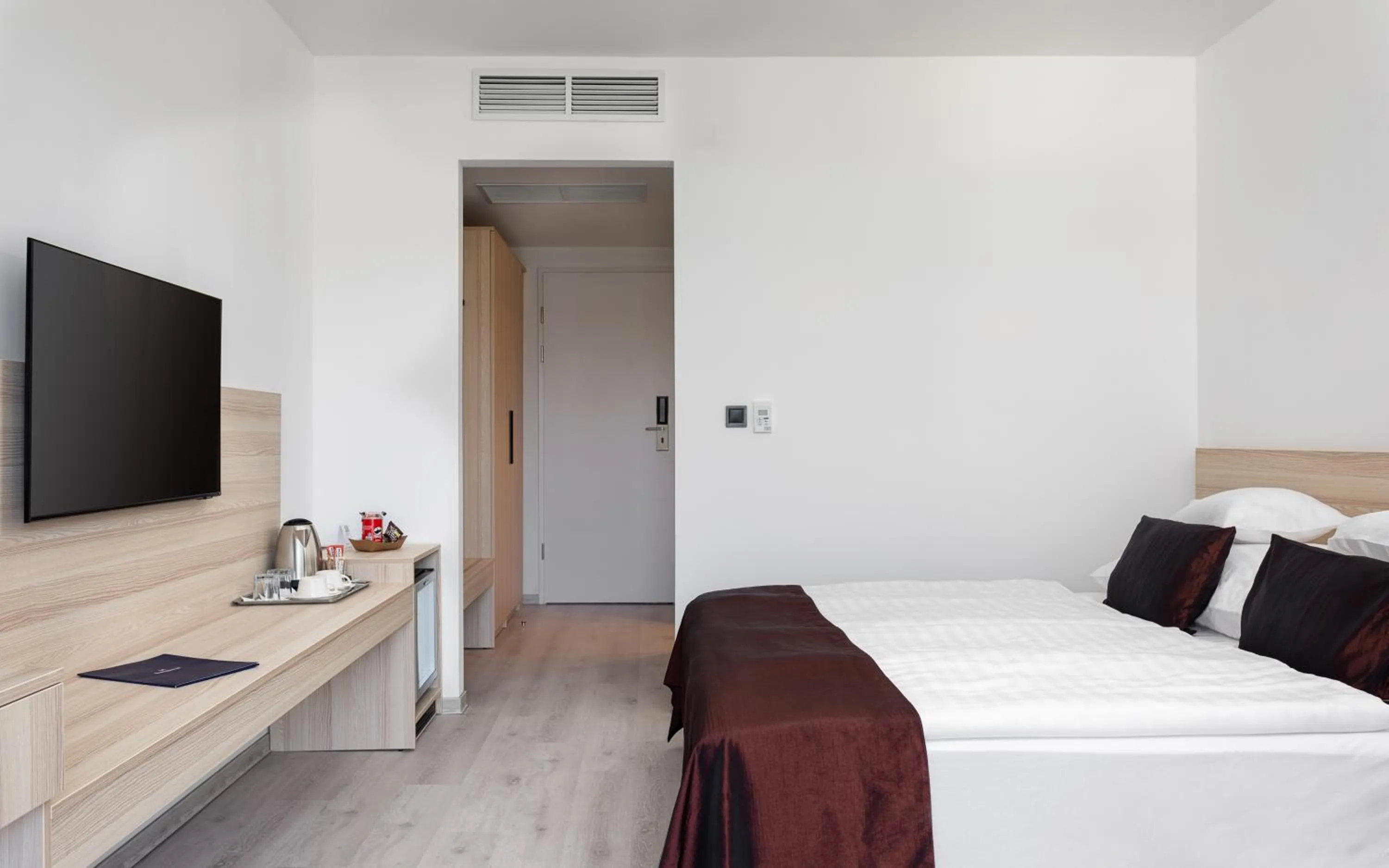 Photo of the whole room, Bed in Hunguest Hotel Flóra